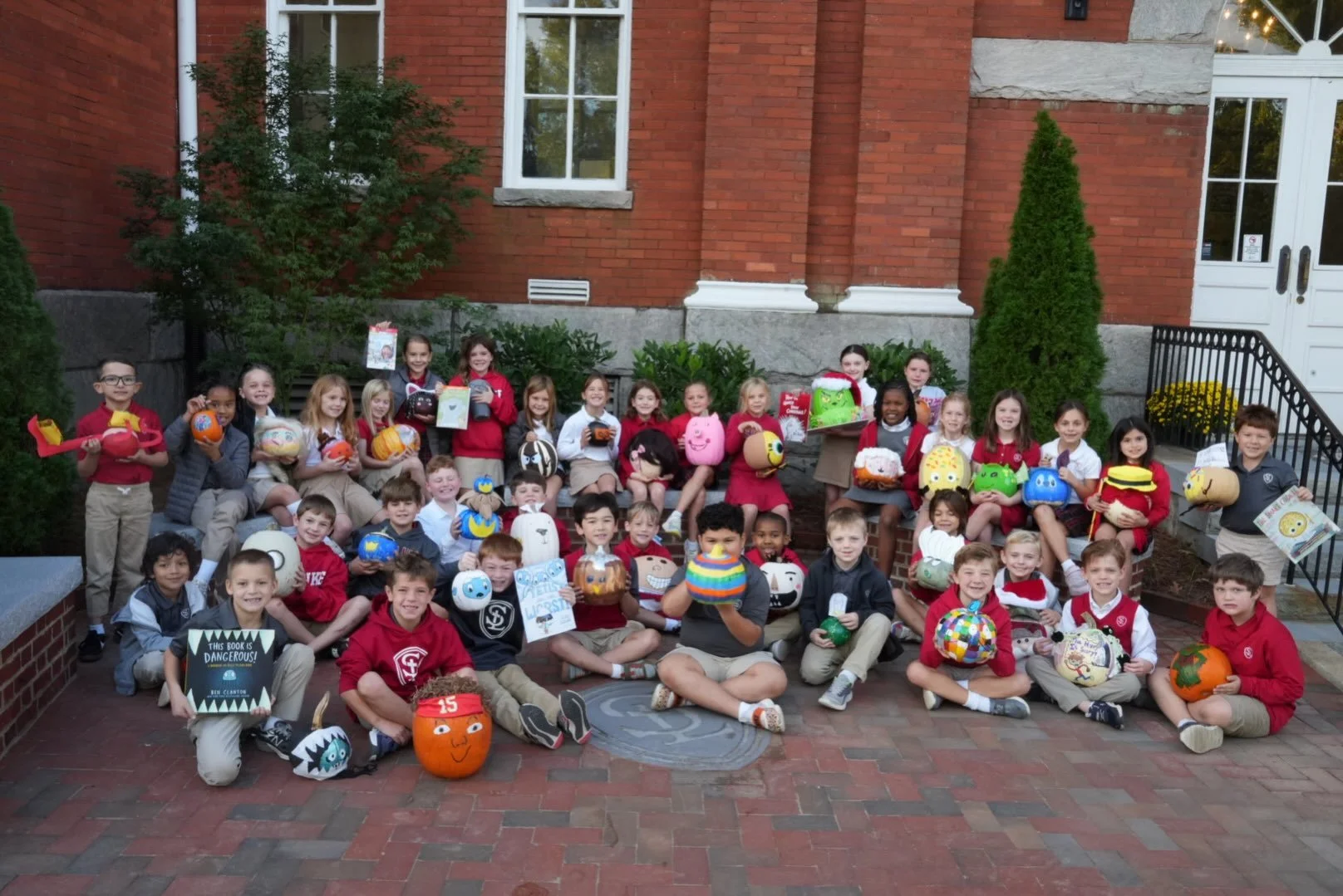 Our second graders decorated pumpkins that matched their favorite books!🎃📚

Way to use your creativity second grade!!!

#decoratingpumpkins #happyfall