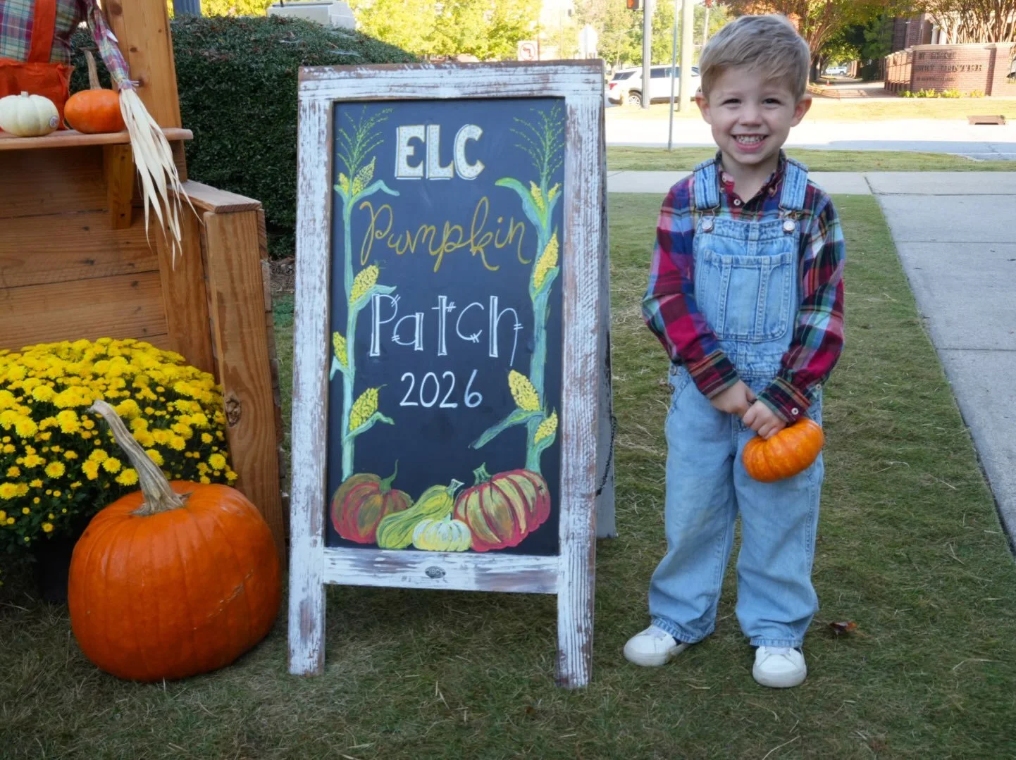 The ELC had the sweetest time yesterday making fall memories at the Pumpkin Patch!🧡

#pumpkinpatch