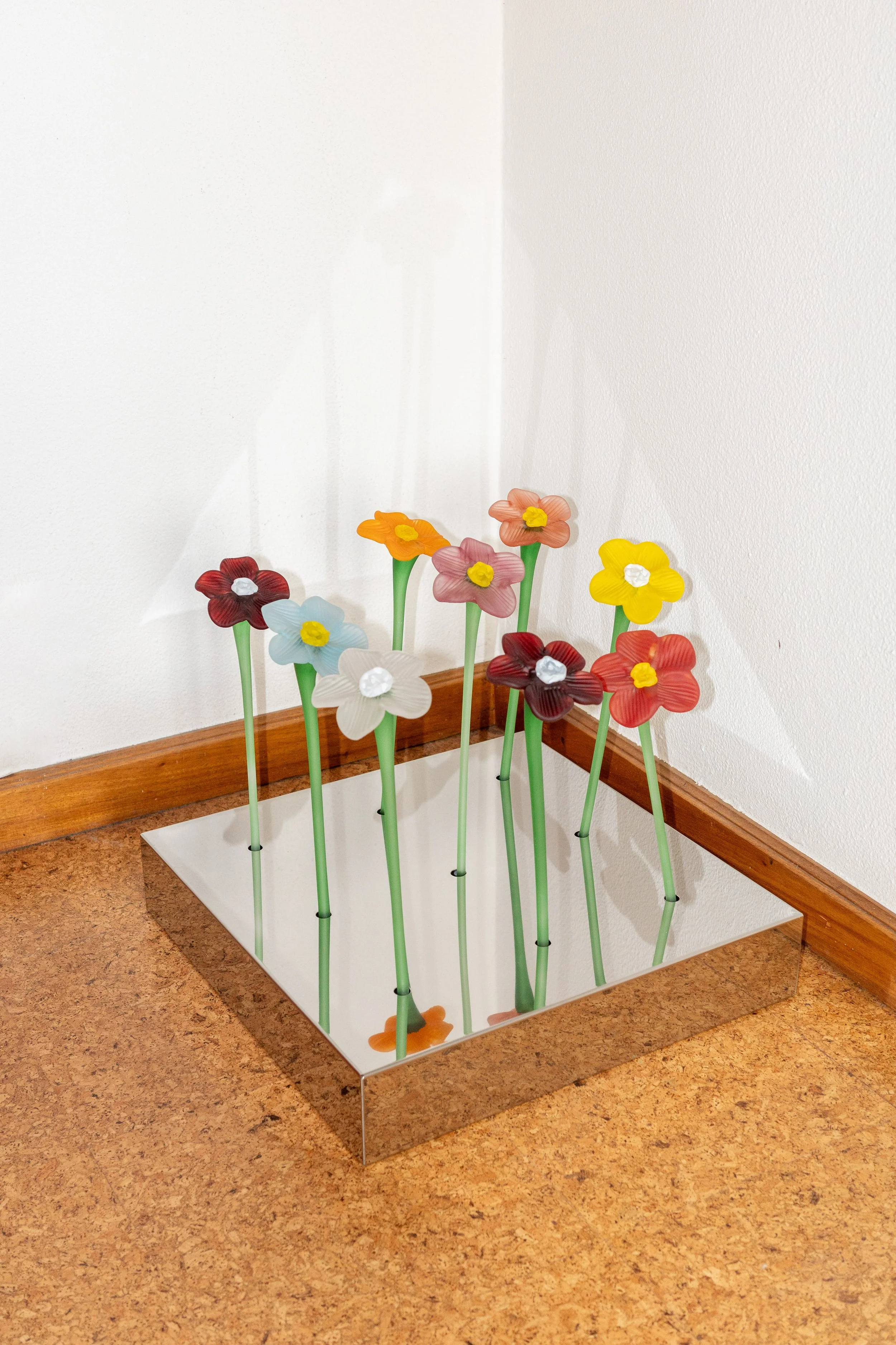 Mouth-blown crystal glass flower installation, comes in glossy, sanded and milky