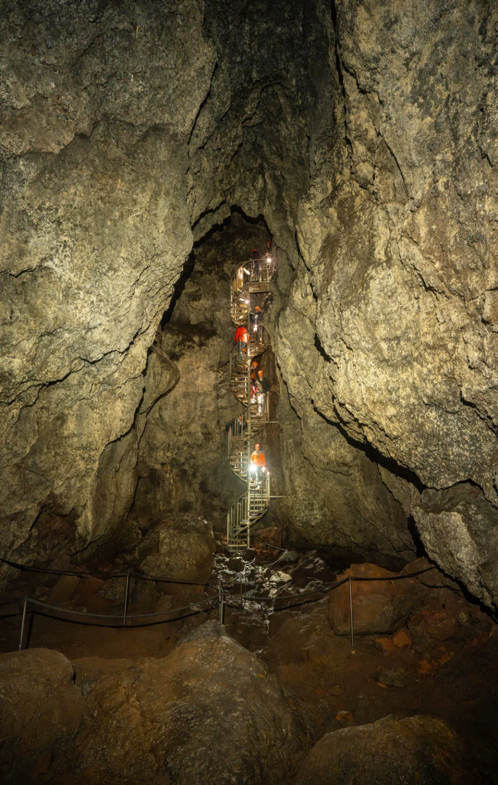 Vatnshellir-10-974x1536-large.png
