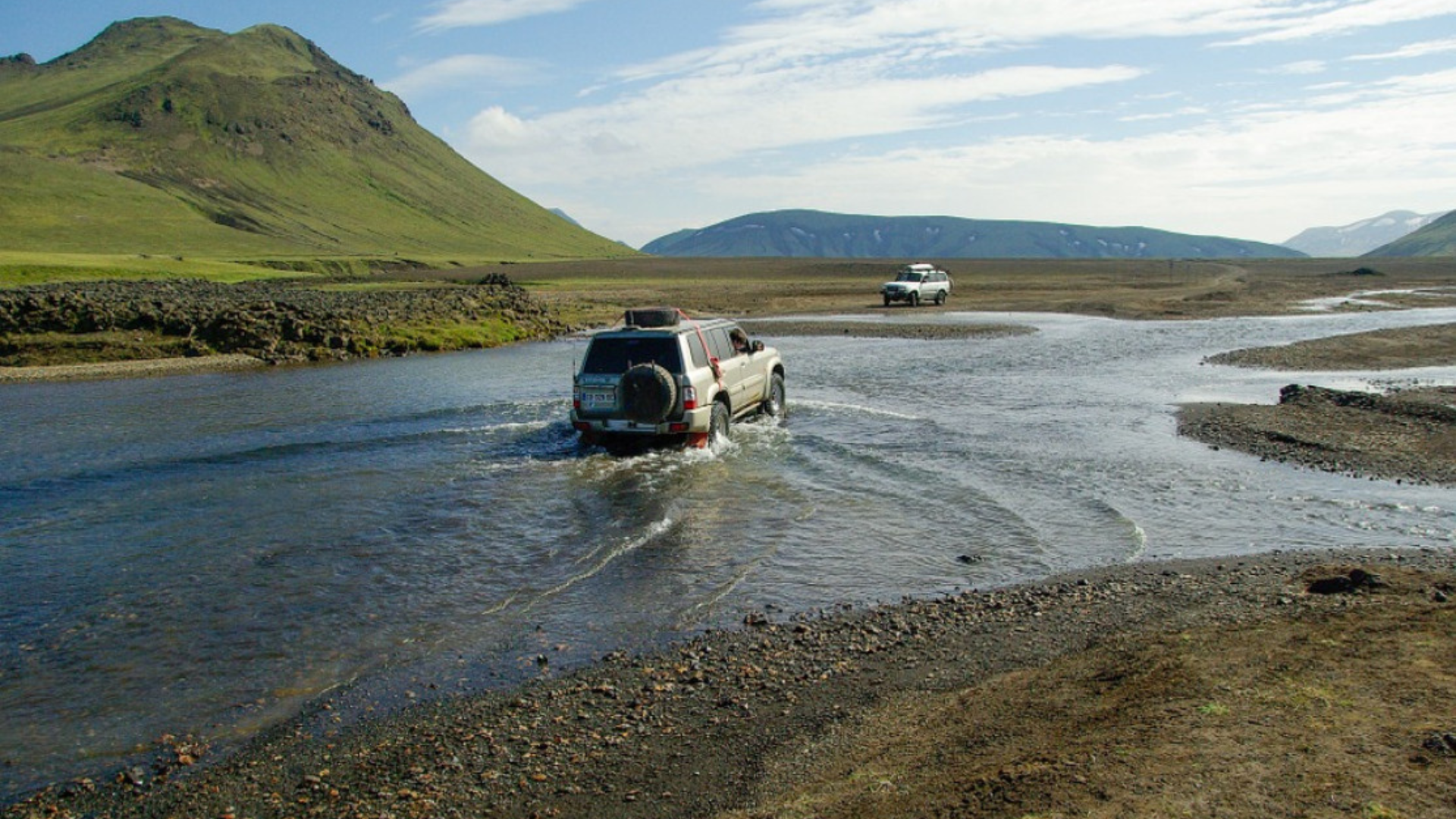 15 Almost in Landmannalaugar - river crossing.png