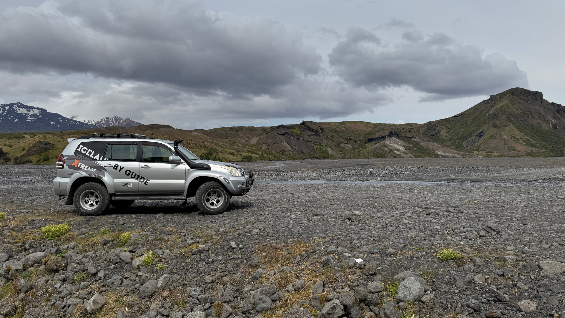 3 road into 1 Þórsmörk via Land Cruiser.png