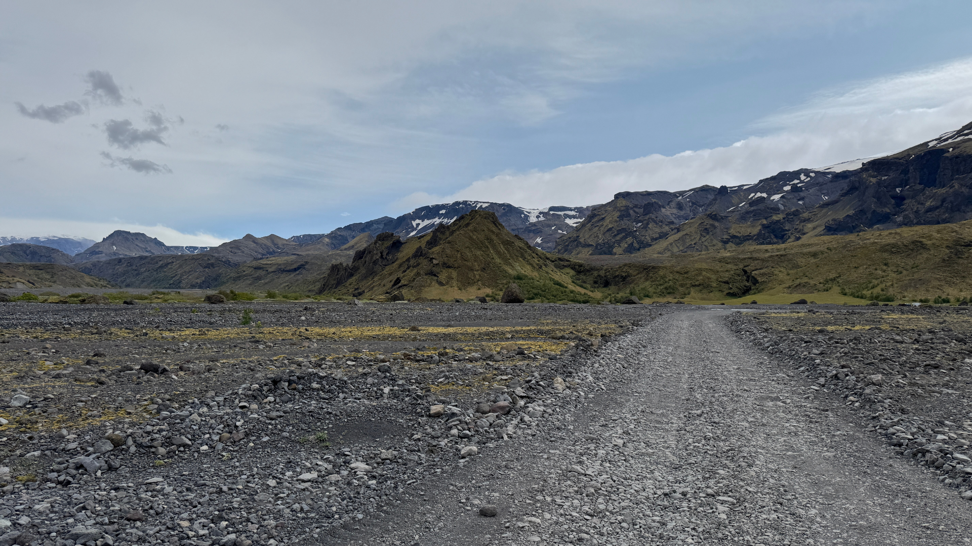 13 the road deeper in to Þórsmörk.png