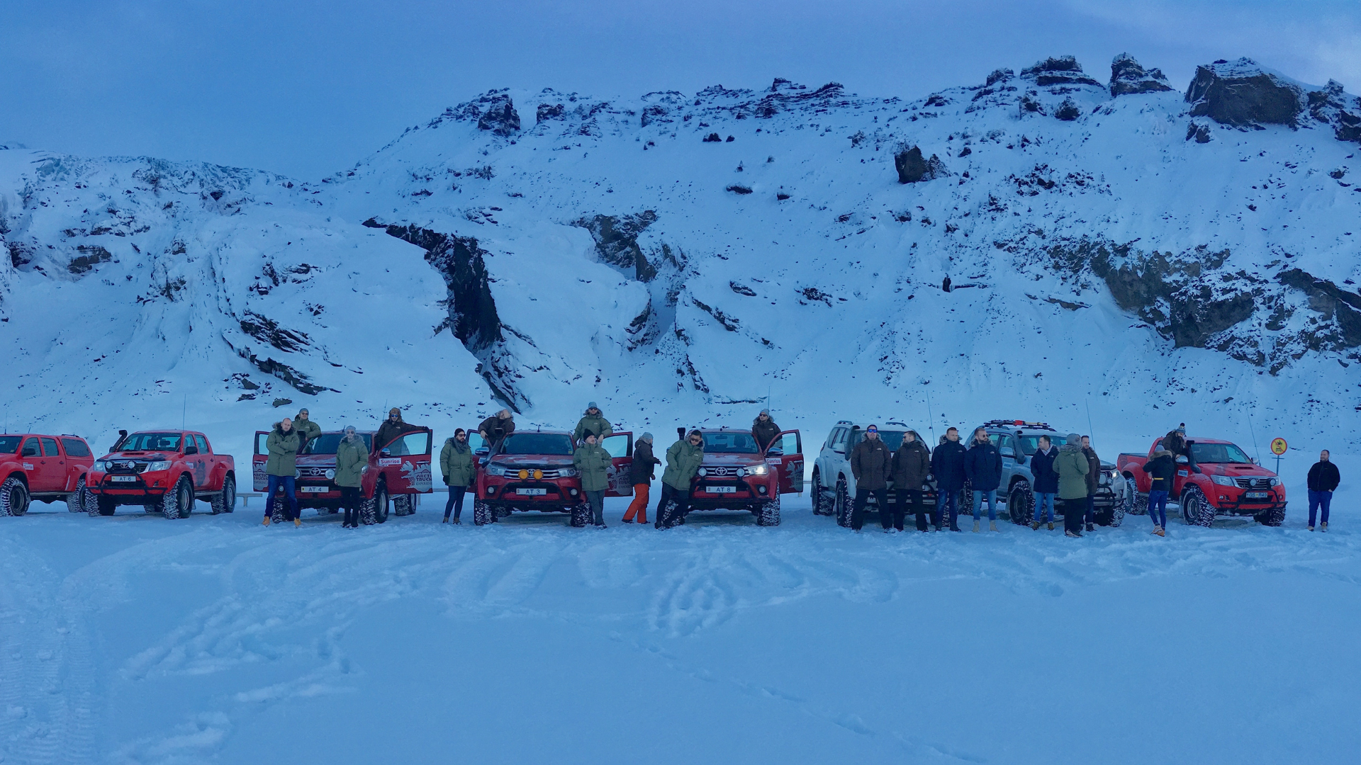 17 One of Winter tours with many jeeps.png