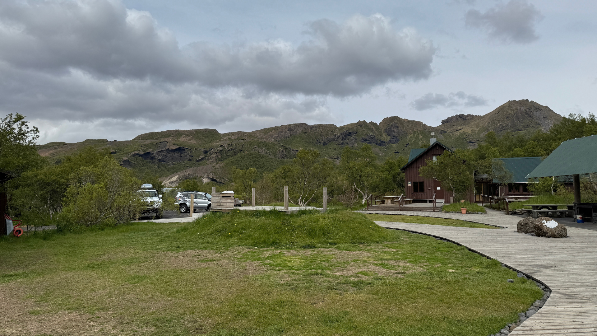 22 We have arrived in Básar local huts in Þórsmörk.png