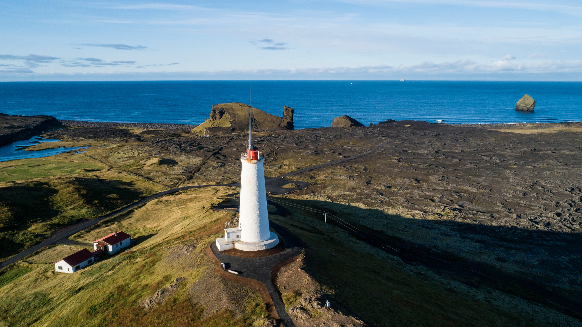 5 Reykjanes Lighthouse.png
