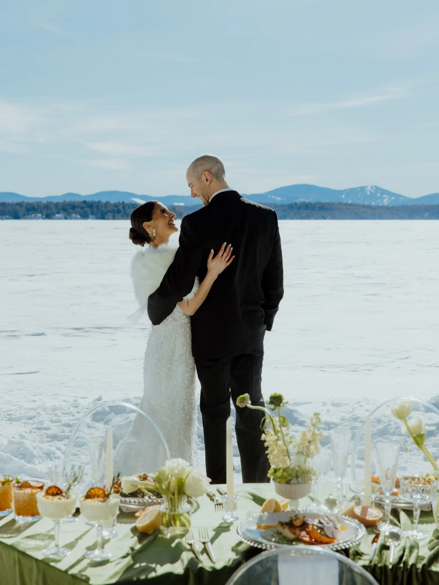 Citrus on Ice 🍊❄️

Bright, bold tones against the snow, a serpentine table set on the ice and a design that proves cold-weather weddings can feel fresh, modern and full of vibrant, good energy!

This one was a creative dream brought to life thanks t