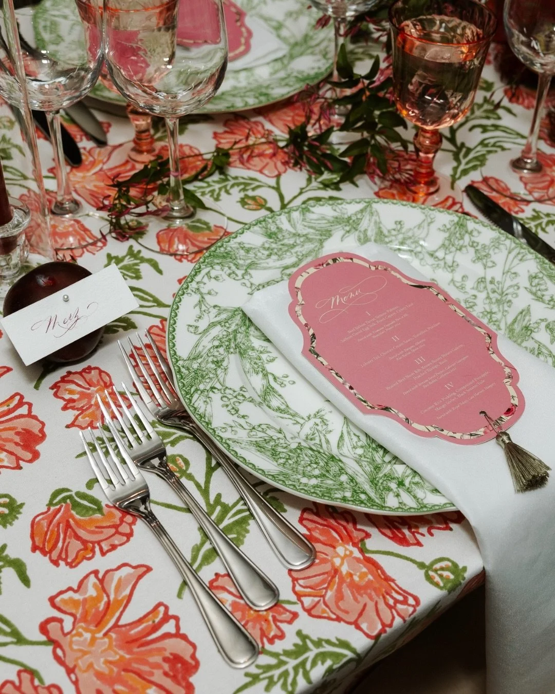 Blizzard outside. Tropical vibes inside. 🌿💗

Pinks, greens and playful details set the tone for a warm, fun escape at our 2/20 dinner at MILA by The White Apron.

Four courses, perfectly paired wines, and a table full of great company - the kind of