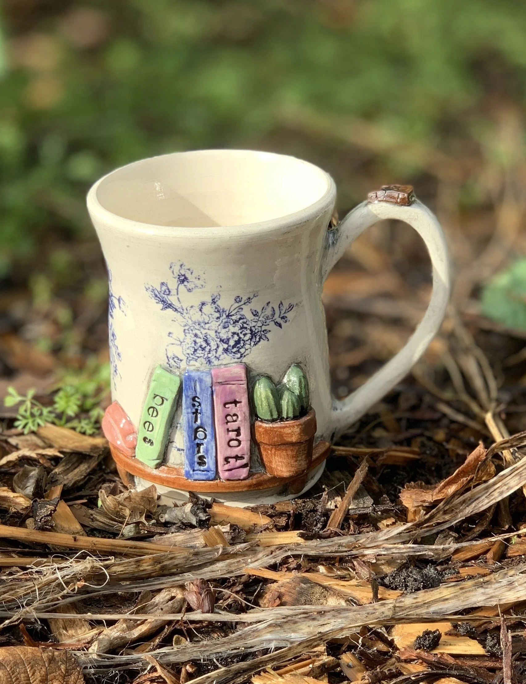 Bookshelf & Wallpaper Ceramic Mug
