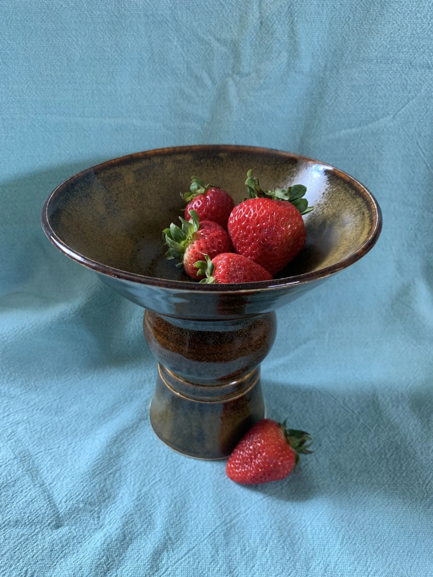 pedestal bowl