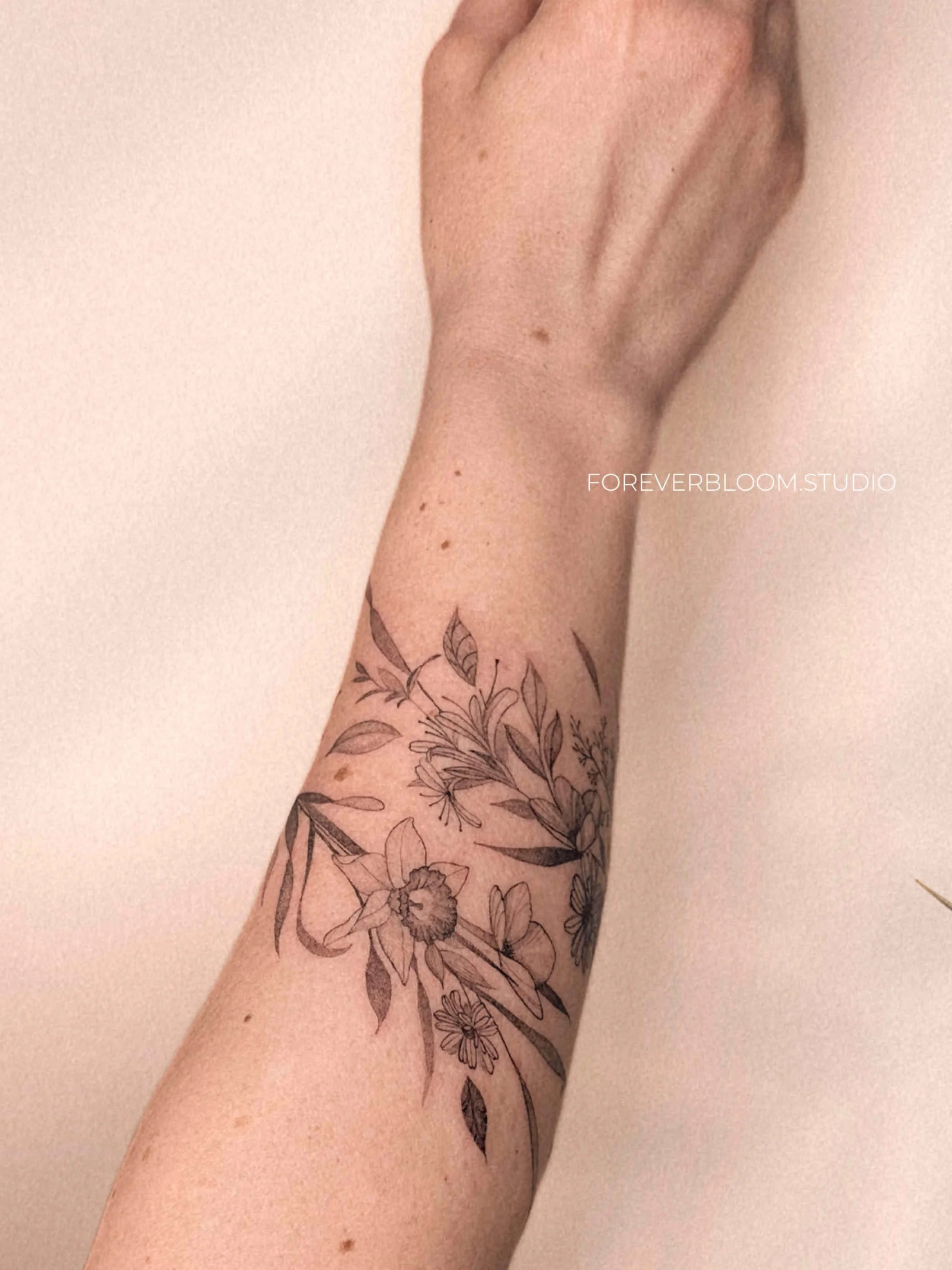 british-wildflowers-bracelet-and-childrens-names-tattoo-2.JPG