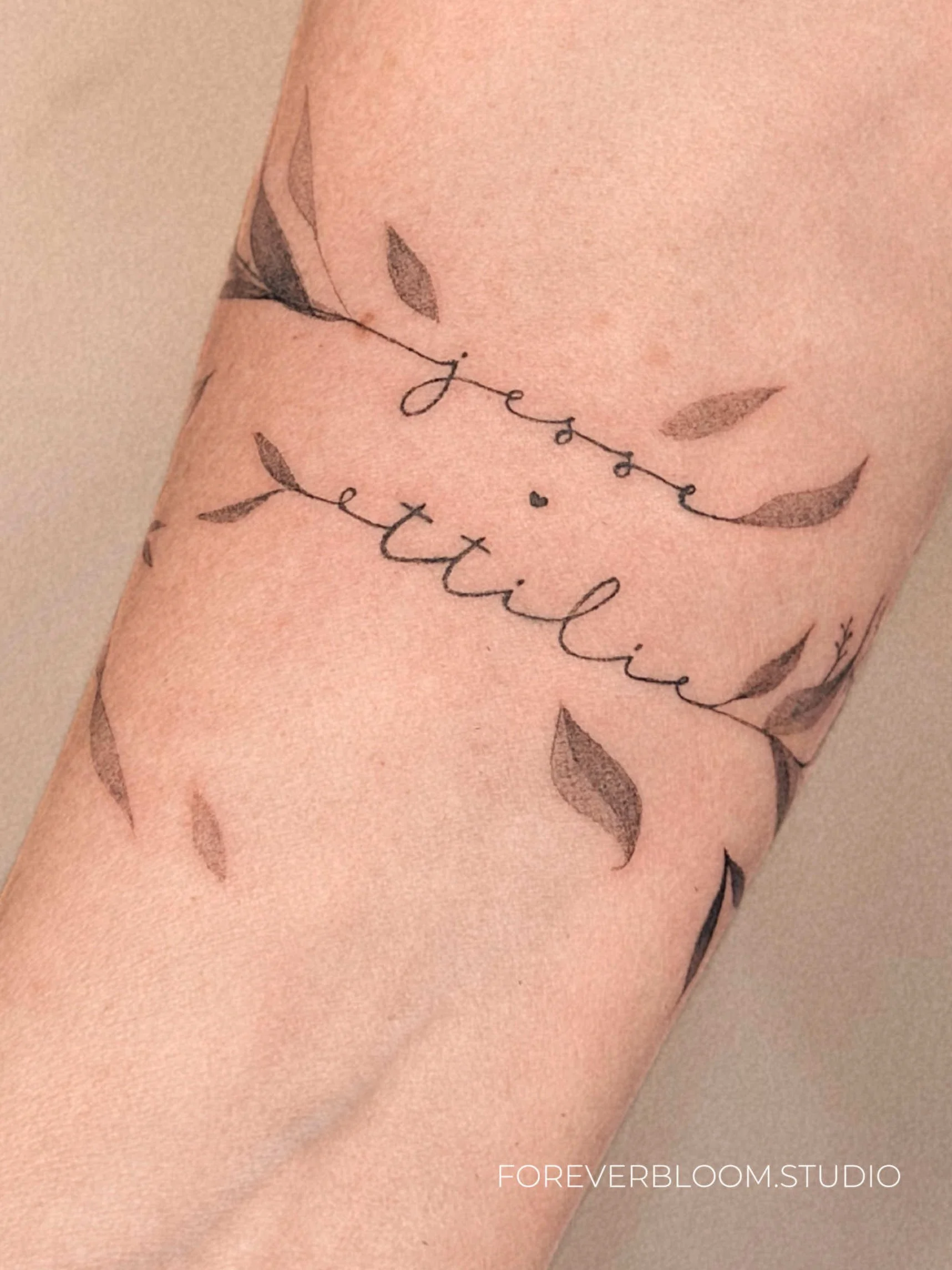 british-wildflowers-bracelet-and-childrens-names-tattoo-5.JPG