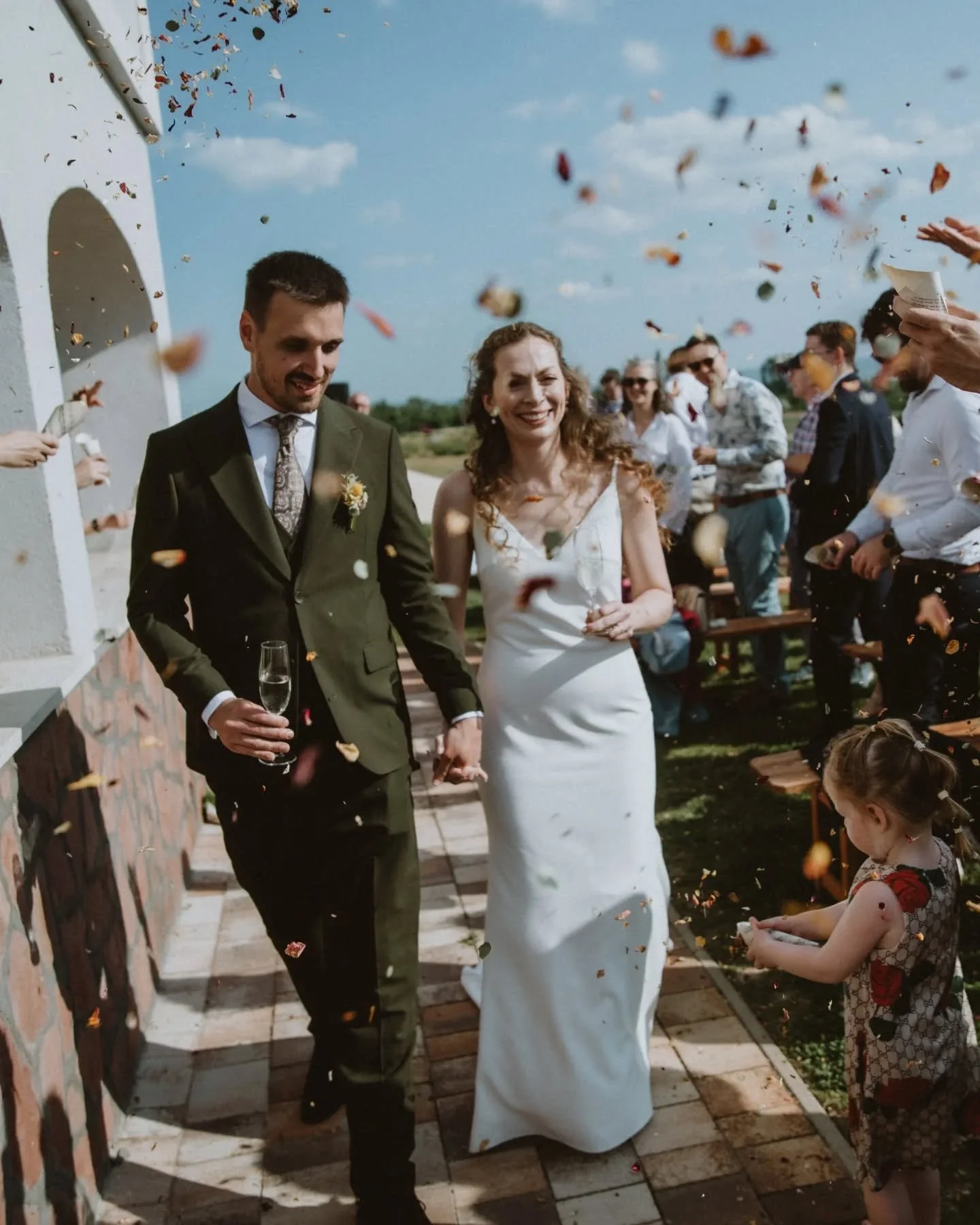 Janka & Ádám wedding with Frici doggo ✨ II 3 day long bohemian wedding festival, guests from all over the world, ceremony with a view to lake Balaton, grill party as a dinner, family concert instead of first dance... Just to mention