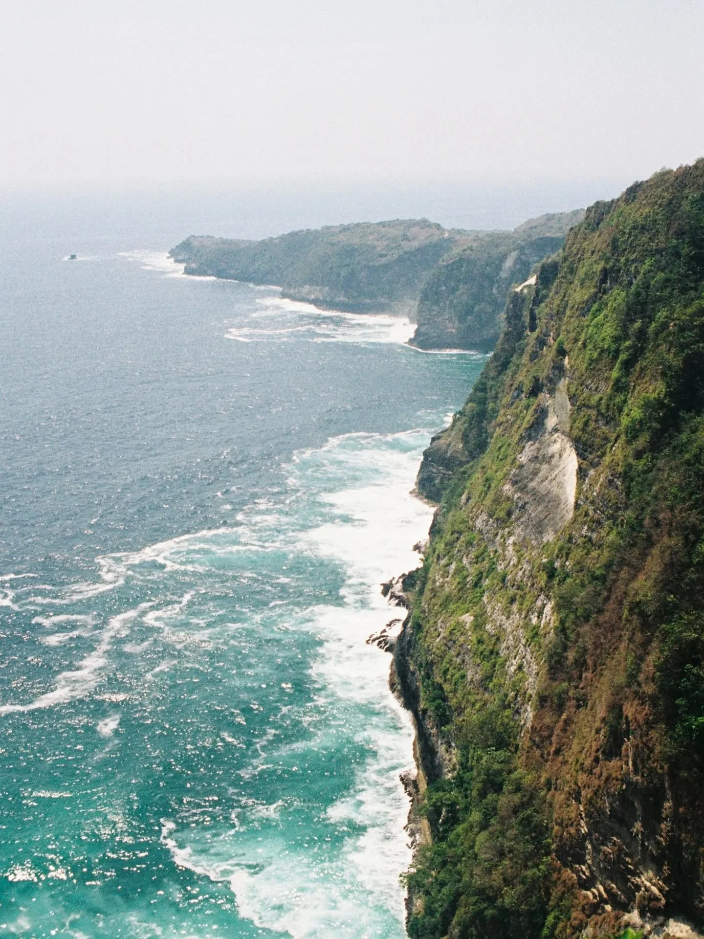 Manifesting a wedding at a place like this. 🤍 Film scans from Bali. 
Also I just leave this here in the 5 degree &amp; rain, remembering that summer and the wedding season is just 3 months away. 🤗
.
.
#destinationwedding #seasidewedding #destinatio