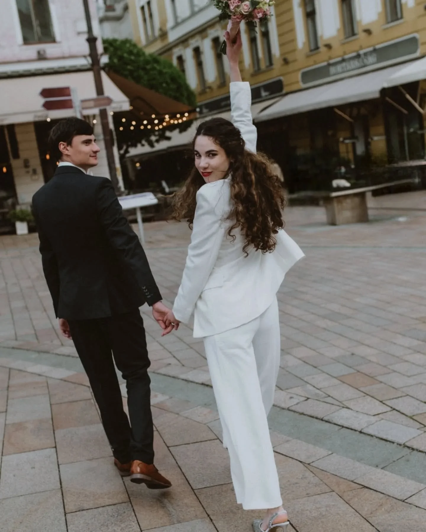 Vera &amp; Elek civil wedding in P&eacute;cs ✨ II Wedding with style. 😎 Lovin the small weddings with all the big emotions. Let's go back to one in my beloved hometown, P&eacute;cs. From last year's favourites. 🤍
.
.
#microwedding #pecsifot&oacute;