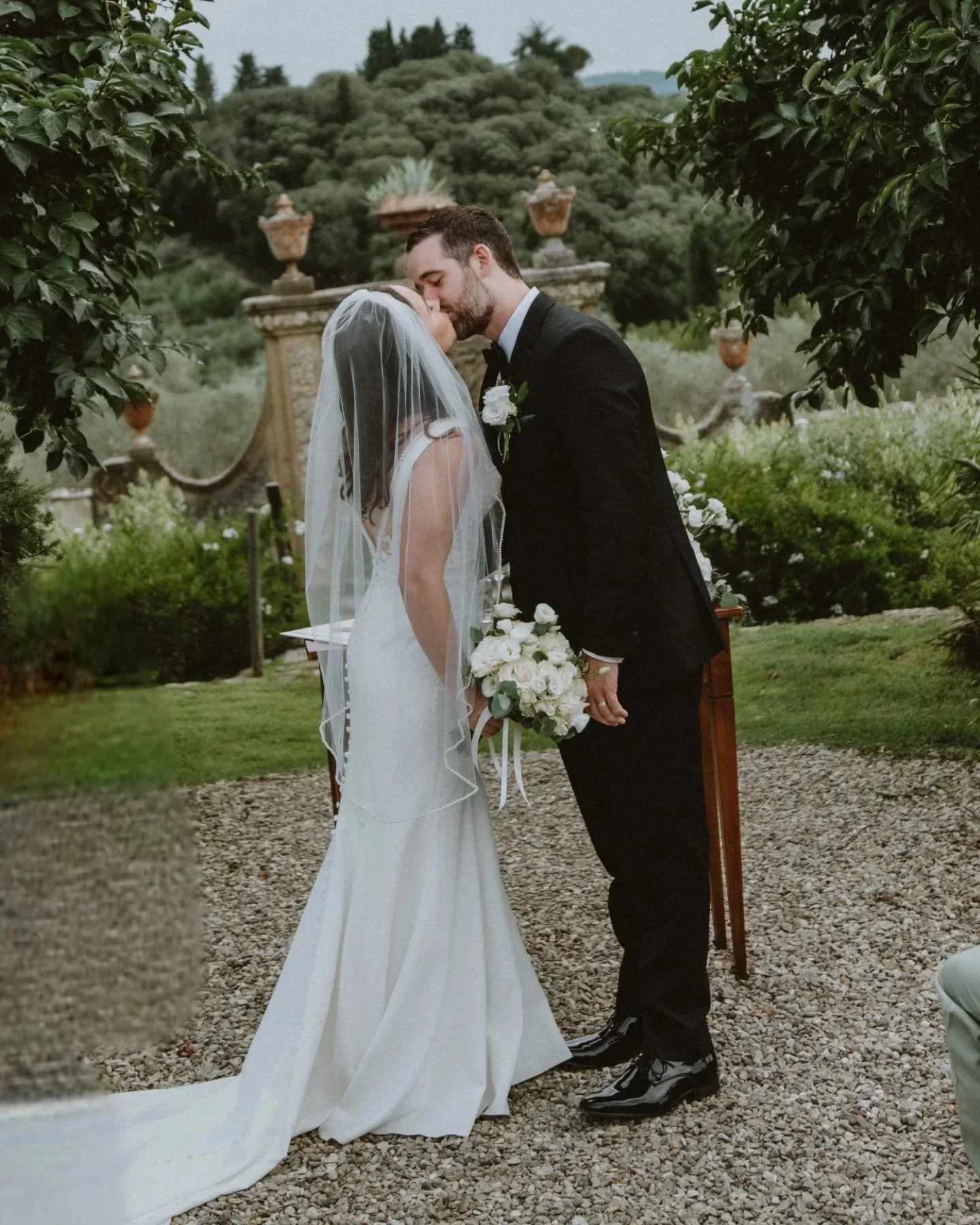 Destiny &amp; Thomas wedding in Tuscany, Italy ✨ II Remembering the most beautiful weddings from last year. 🧡 Mix of film &amp; digital
.
venue: @villamediceadililliano
.
#tuscanywedding #italyweddingphotography #italywedding #tuscanyweddingphotogra