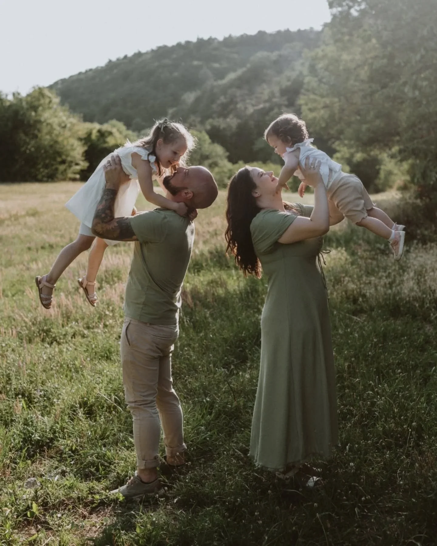 The warm weather has arrived, can't wait to have the most beautiful family sessions this year. Latest photos of one of my favourite families, the Kov&aacute;cs family from '25 summer.
.
.
#familyphotography #childhood #familyphotographer #lifestyleph