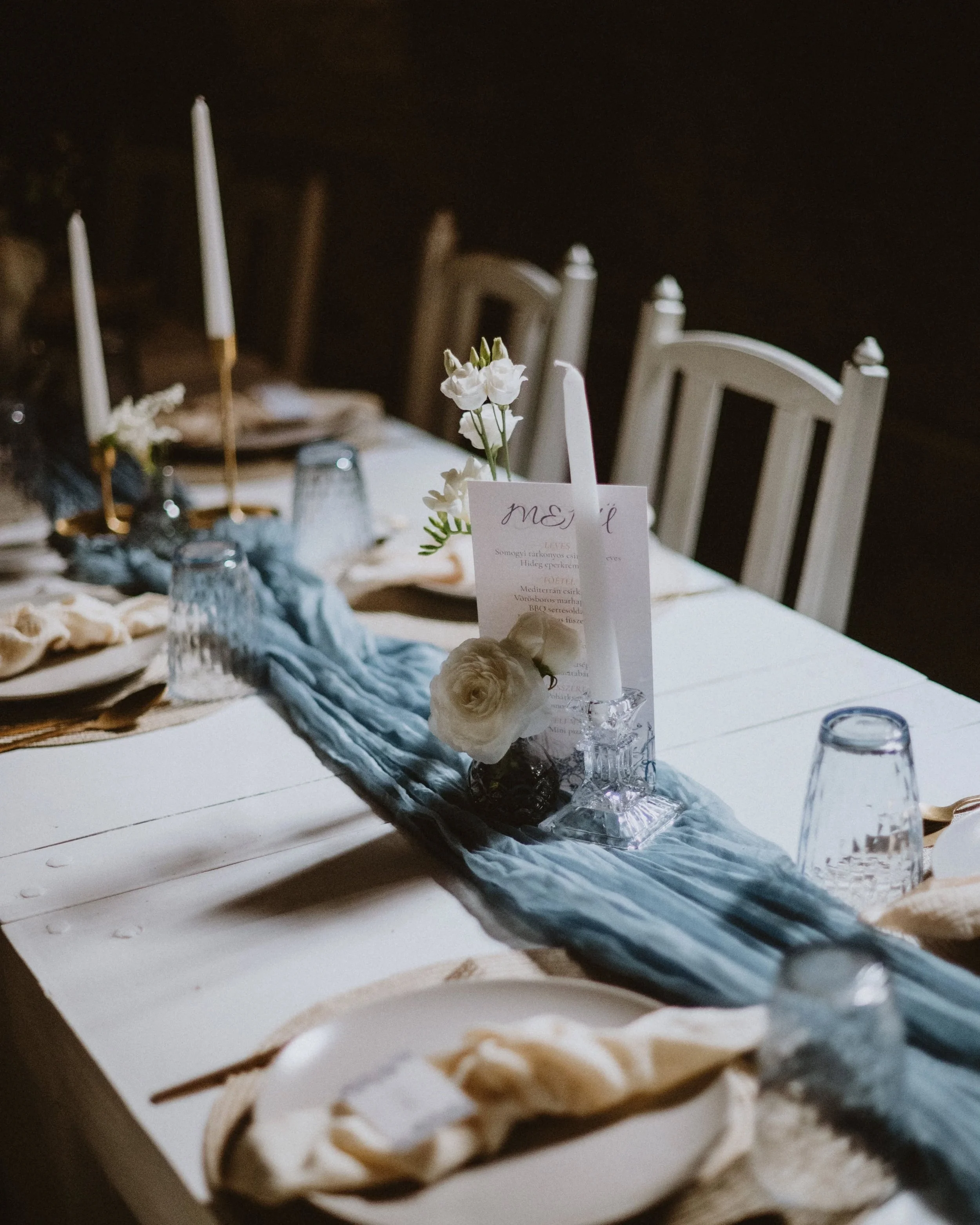 Dia &amp; D&aacute;vid wedding ✨ II Bits &amp; moments of such a great, Italian style wedding from Marcali. 🧡 
.
.
Venue @marcalihat
Music @djmtailor
Decor @fiorella_wedding
Cake: @lizicakery
Photography @tusiphotography 
.
#italianvibes #tuscanyvib