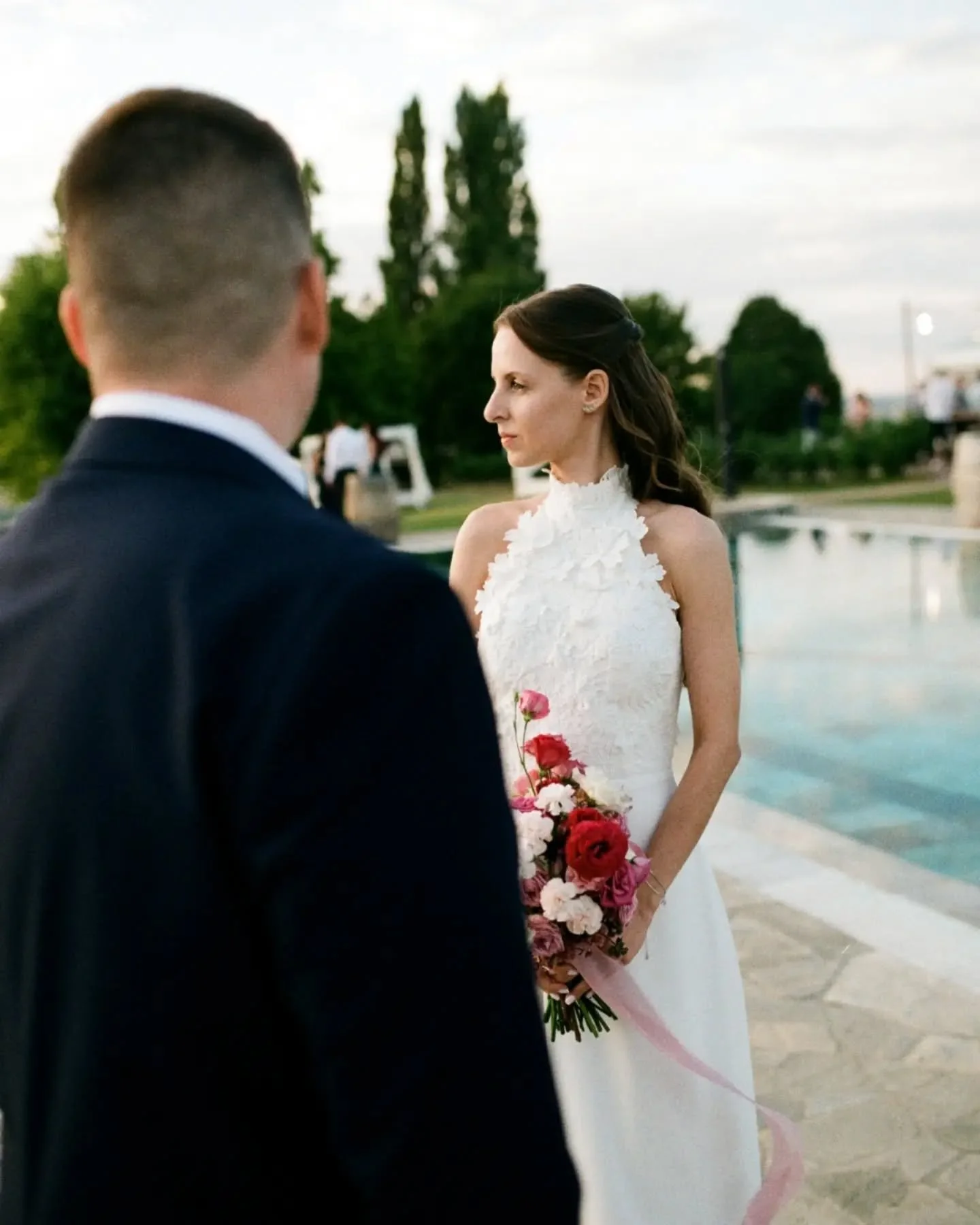 Petra &amp; Zoli wedding on film 🎞️ II My very best decision this year is to have film photos of weddings. Just lovin the vibe ✨
.
.
#filmphotography #filmcamera #filmisnotdead #weddingonfilm #filmphoto