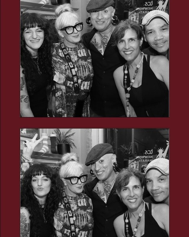 Did you know we have a powerhouse team based in NYC?

Our East Coast services include creative direction, visual design, hands-on, on-site support, and more. From concept to execution, we bring deep visual merchandising expertise to every project.

T