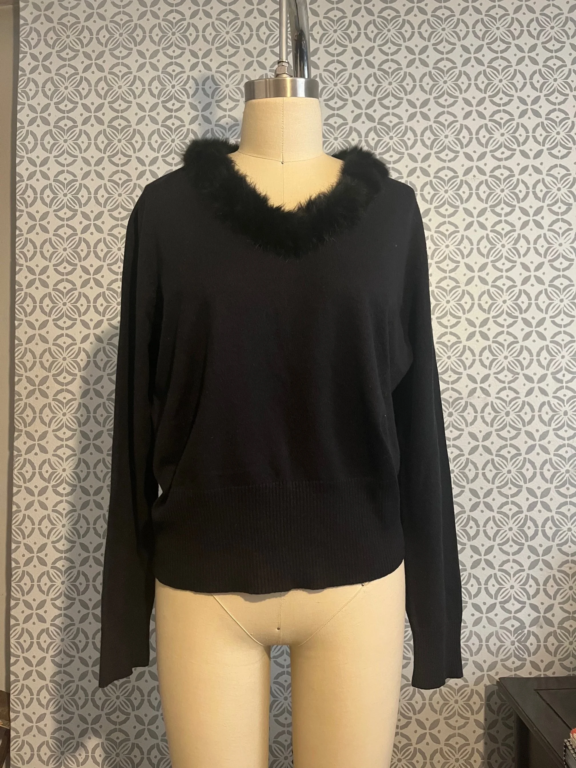 MA 41 - VILLAGER Fur Sweater - size XL