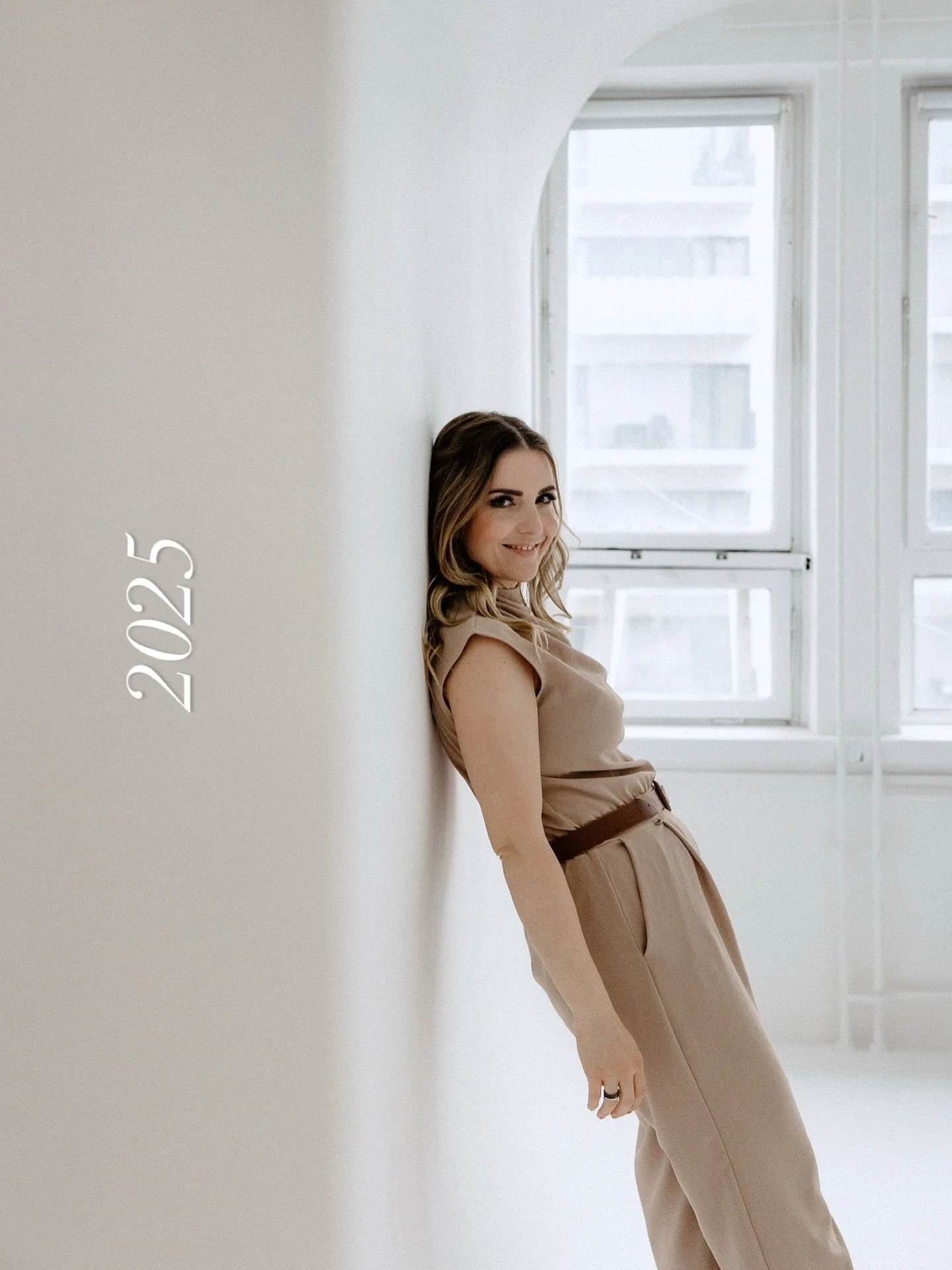 2025 volt &eacute;letem egyik legjobb &eacute;s legeml&eacute;kezetesebb &eacute;ve, annak ellen&eacute;re, hogy a legjobban f&eacute;ltem tőle. 

2025 az utols&oacute; h&aacute;rmassal kezdődő &eacute;vem. &Uacute;gy &eacute;rzem meg&eacute;rkeztem 