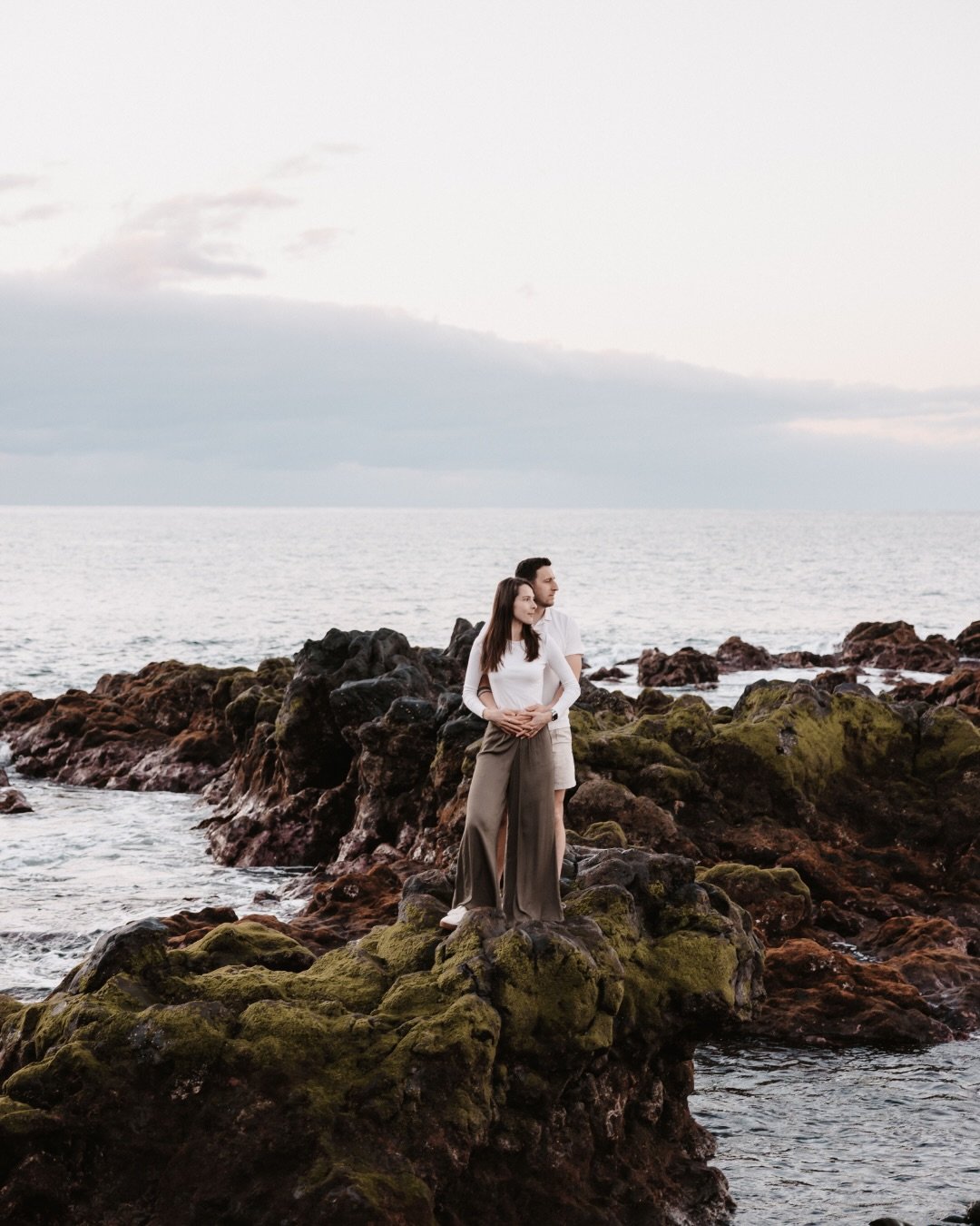 Erd&eacute;lyben sz&uuml;lettek, Sv&aacute;jcban &eacute;lnek &ndash; mi pedig Madeir&aacute;n tal&aacute;lkoztunk, hogy egy napfelkelt&eacute;ben &ouml;r&ouml;k&iacute;ts&uuml;k meg a nyaral&aacute;sukat☺️

Hiszem, hogy nincsenek v&eacute;letlenek. 