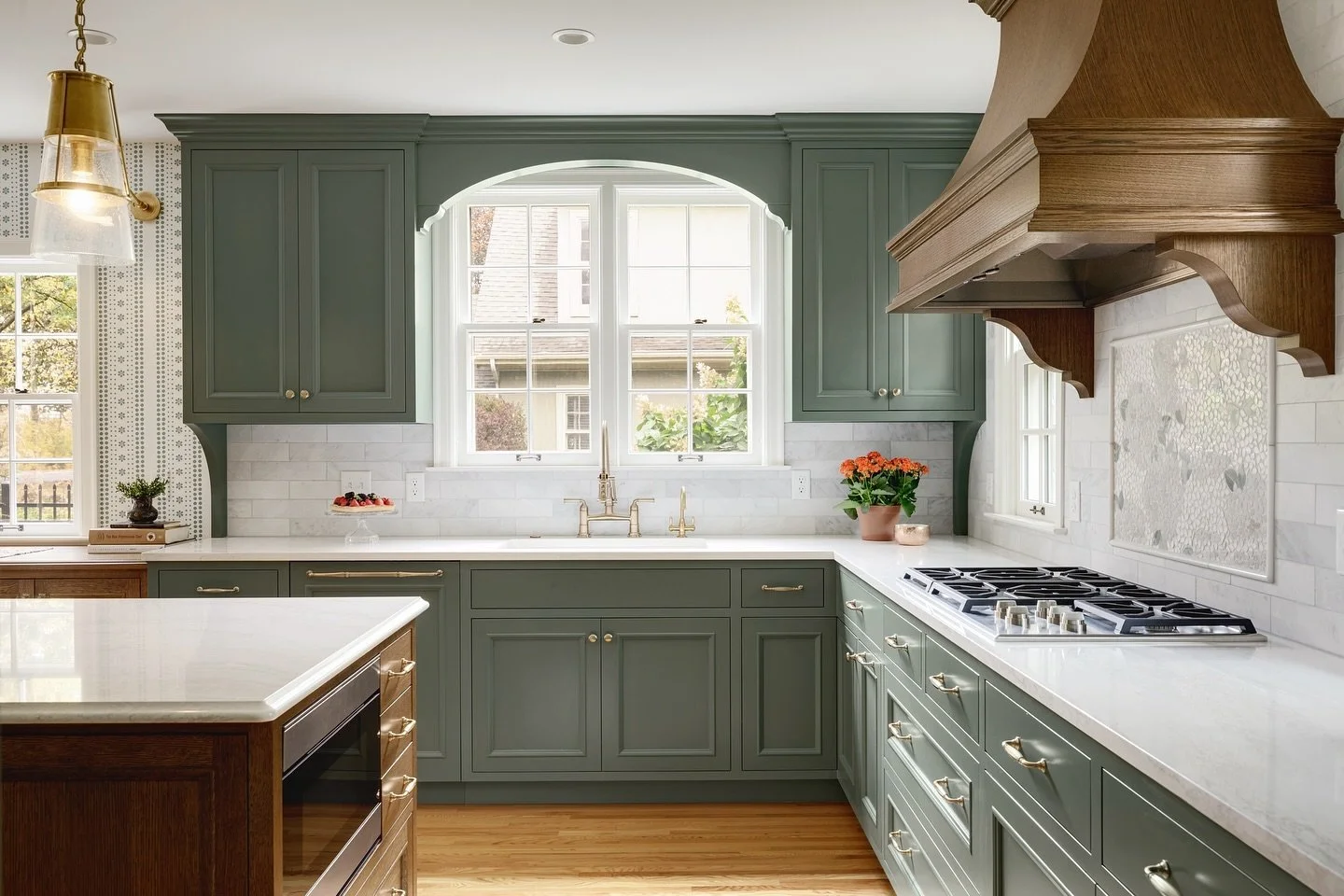 Mississippi River Blvd home, St. Paul, MN

@spacecrafting_photography @vujovich_design_build 

#customcabinetry #customcabinetrydesign #homeremodel #kitchencabinetry