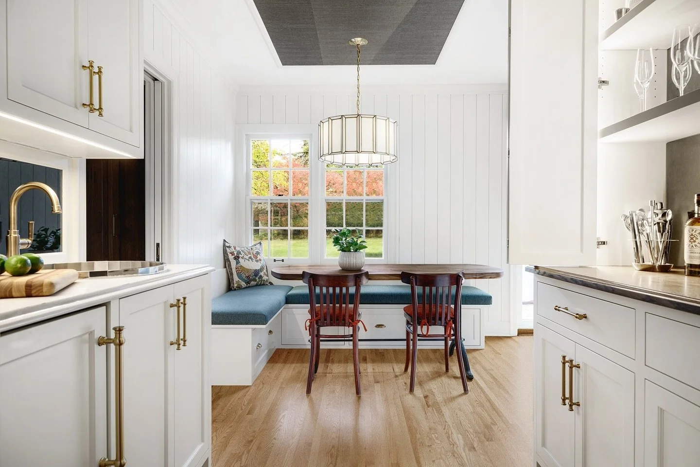 A classy banquette and wet bar within Mississippi River Blvd home, St. Paul, MN.

@spacecrafting_photography @vujovich_design_build 

#customcabinetry #cabinetrydesign #homeremodel