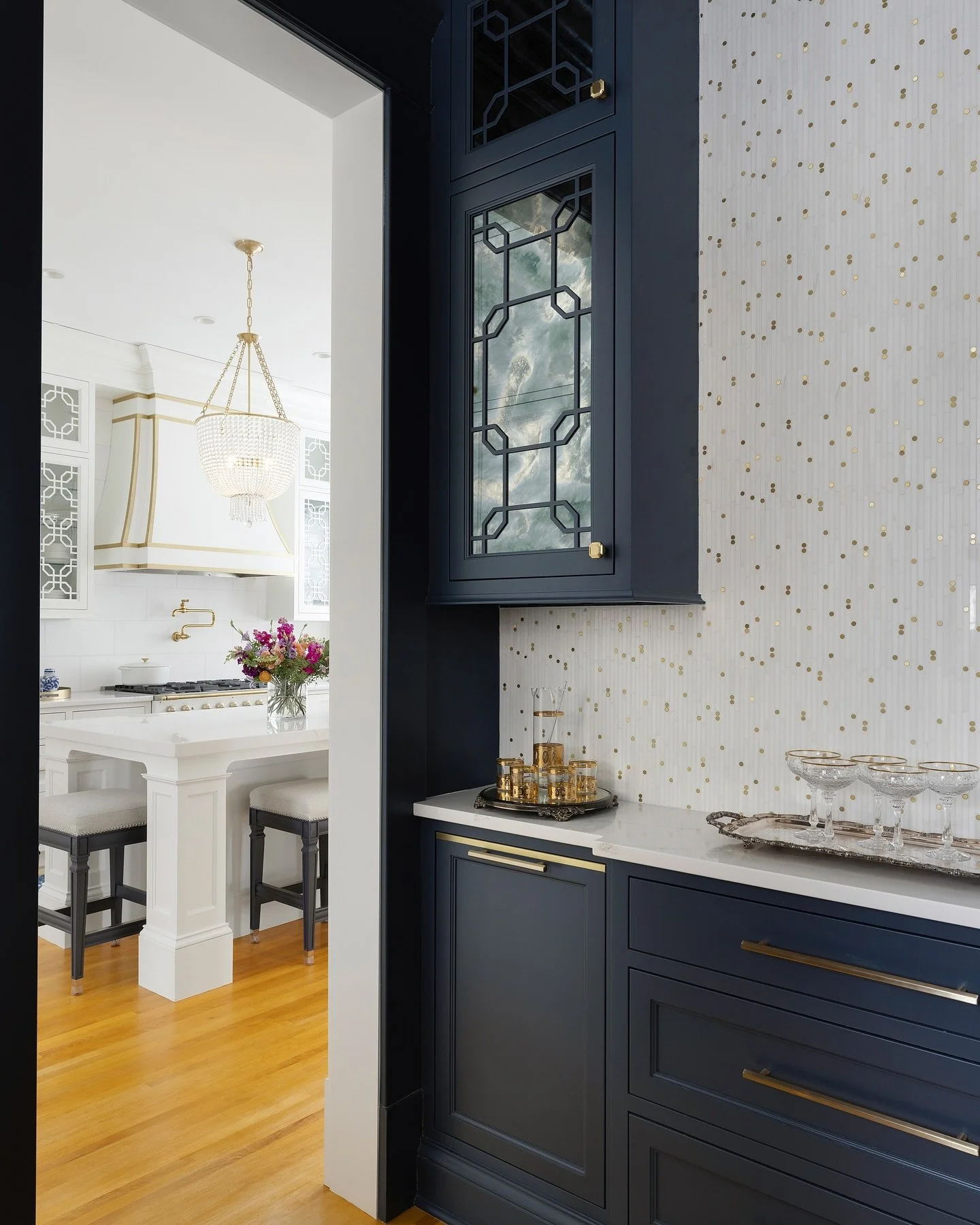 A glance at the deep-toned butler&rsquo;s pantry within this Summit Hill home in Saint Paul, MN.

@vujovich_design_build @spacecrafting_photography