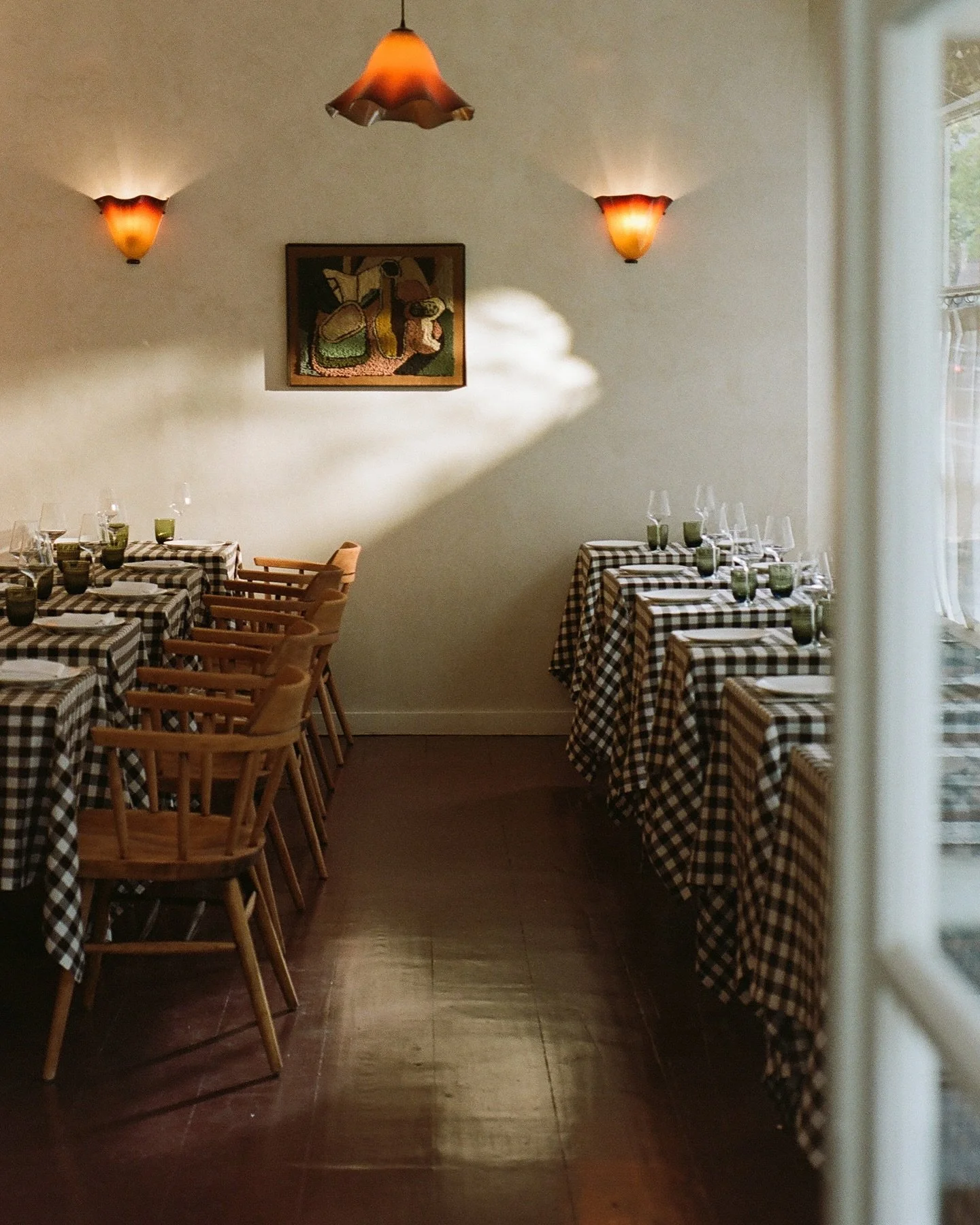 Marmorino plaster walls at Zimmi’s restaurant in the West Village, finished by Remont Studios.