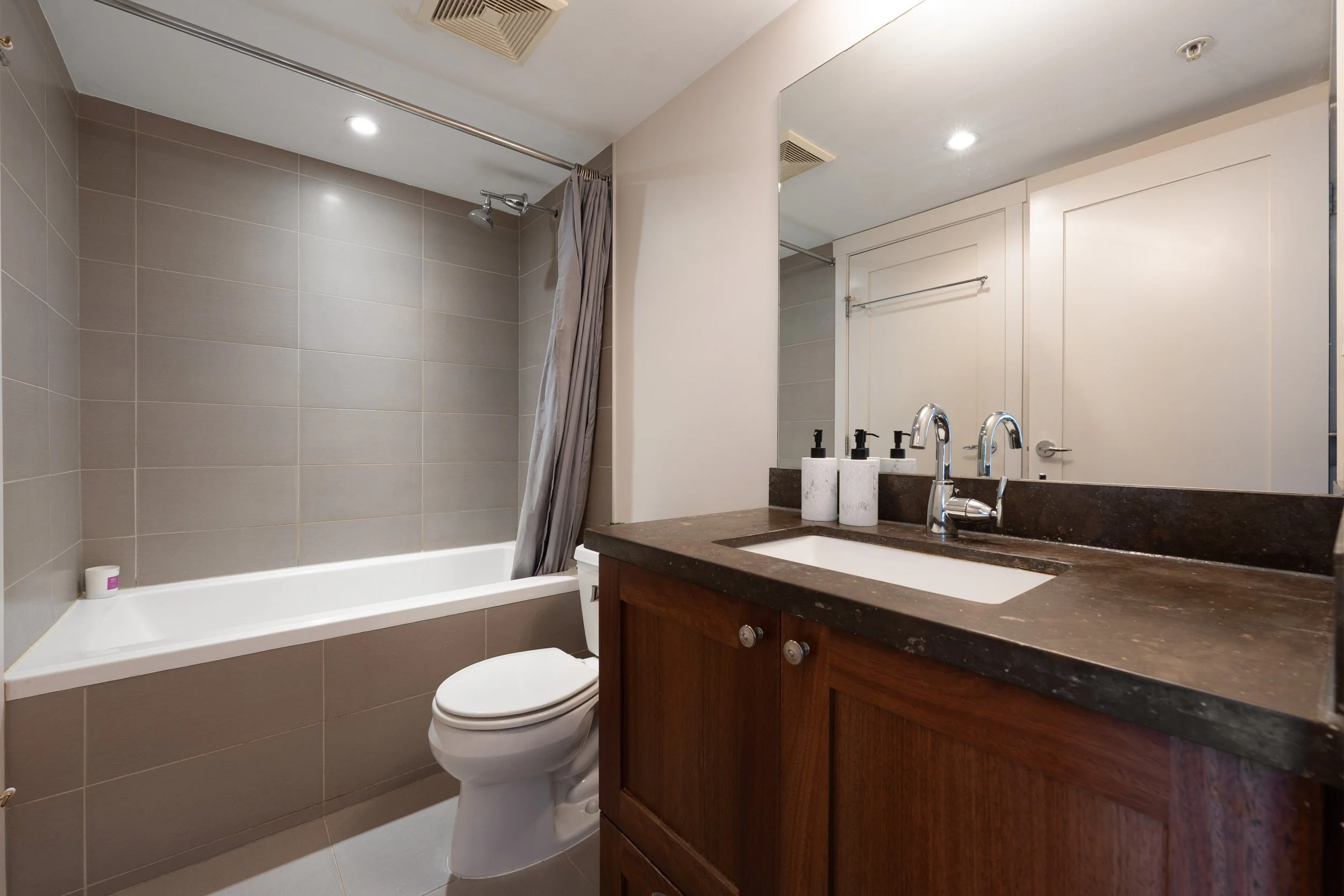 VCT_VCT05561_Medium(MLS).jpg
