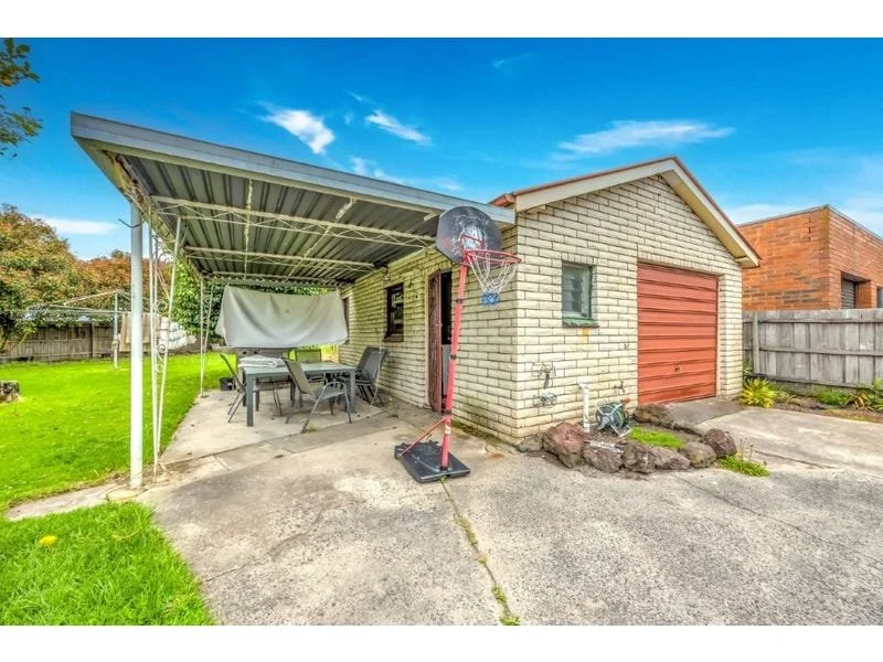 7 Brendan Street, Moe - 10.jpg