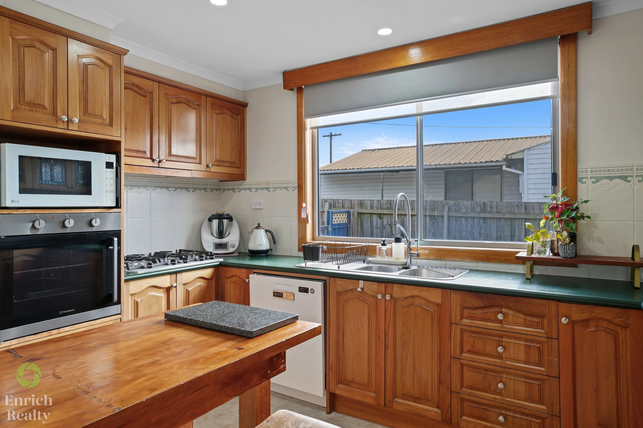 10MalnhamCrescent27WM.jpg