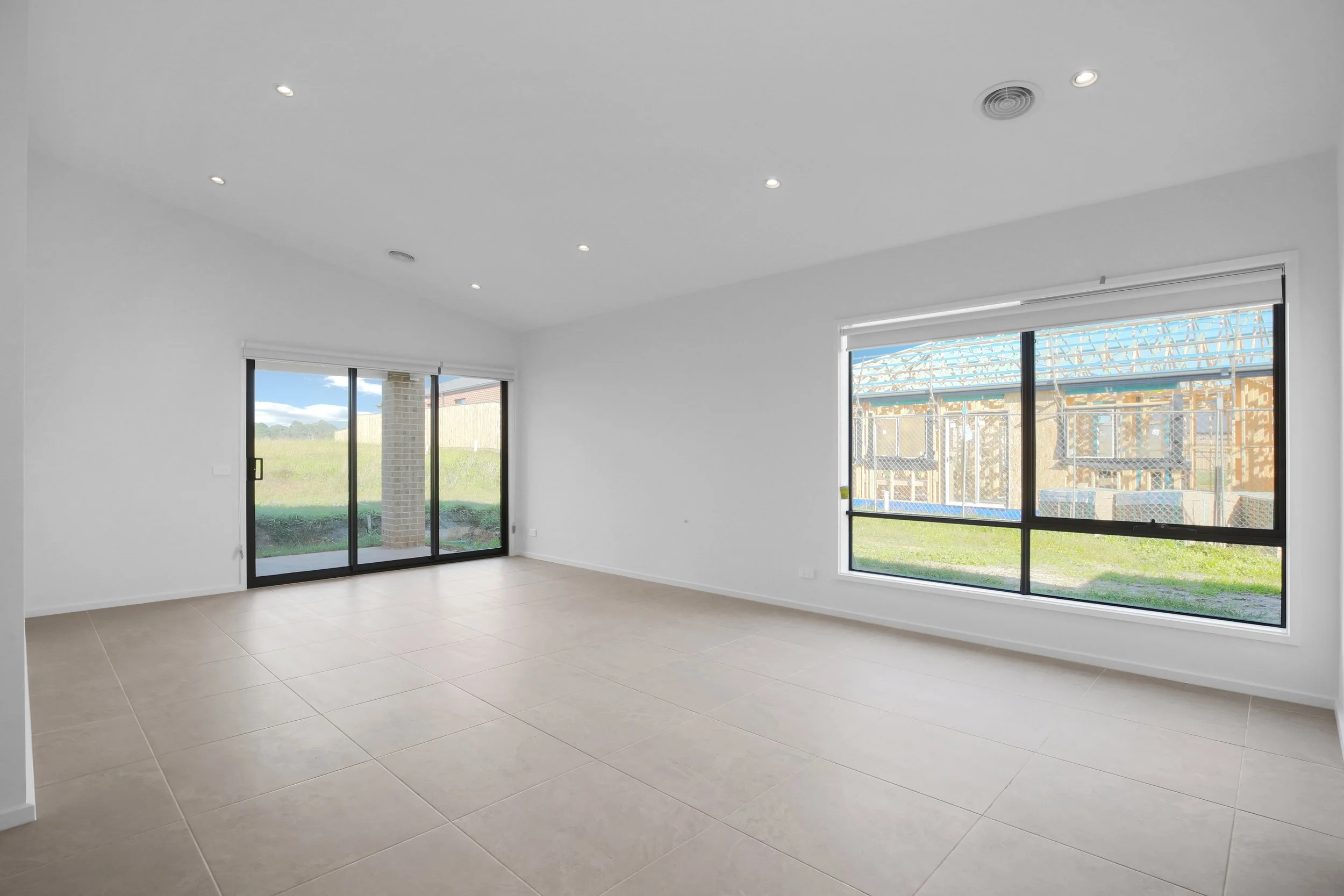 33 Freeman Circuit, Newborough - 4.jpg