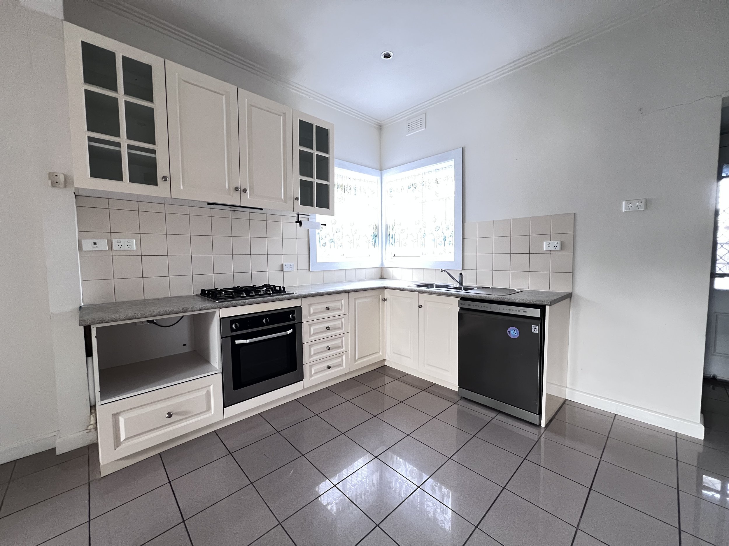 1 Roberts Street, Moe - 3.jpeg