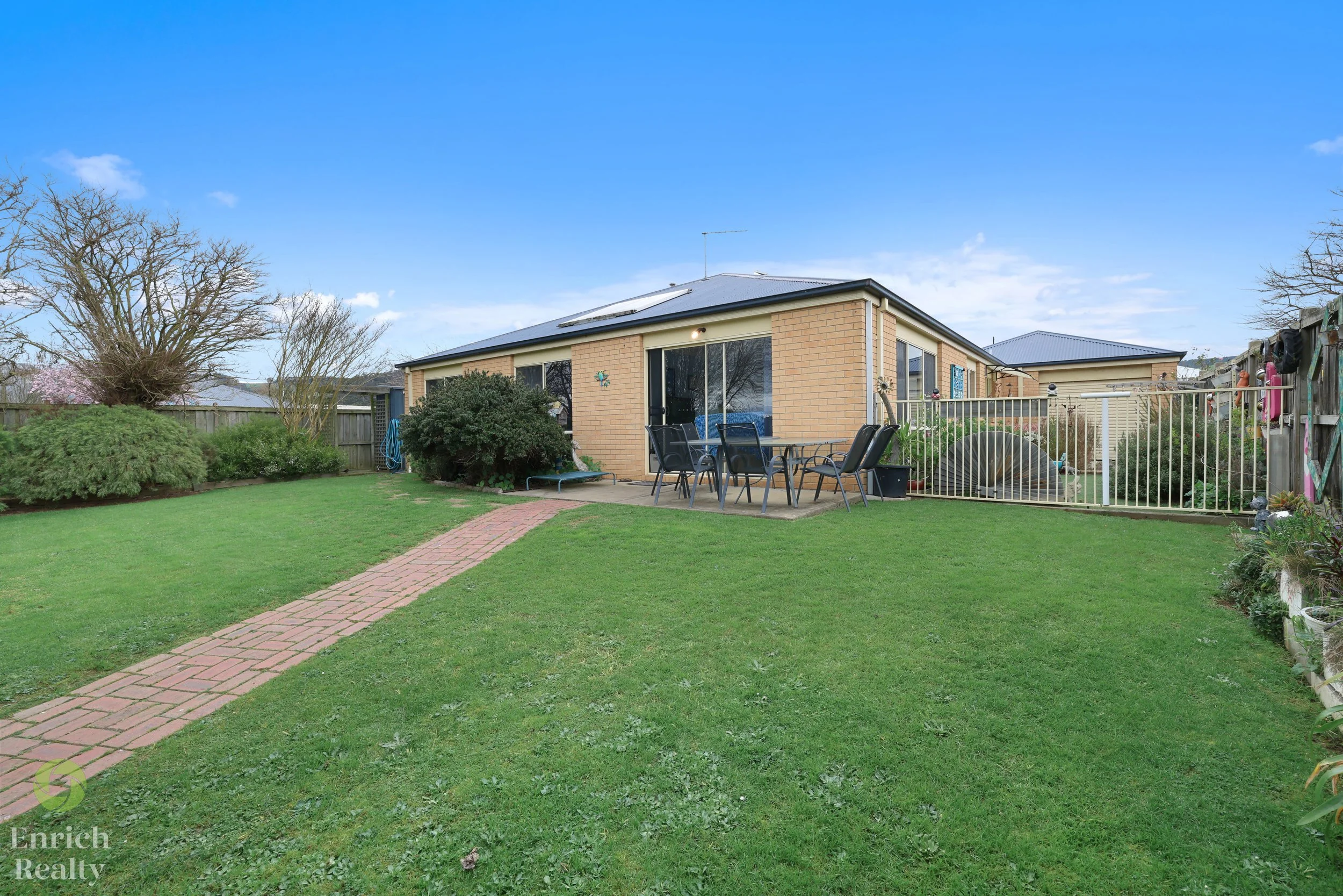 16PoplarClose24WM.jpg