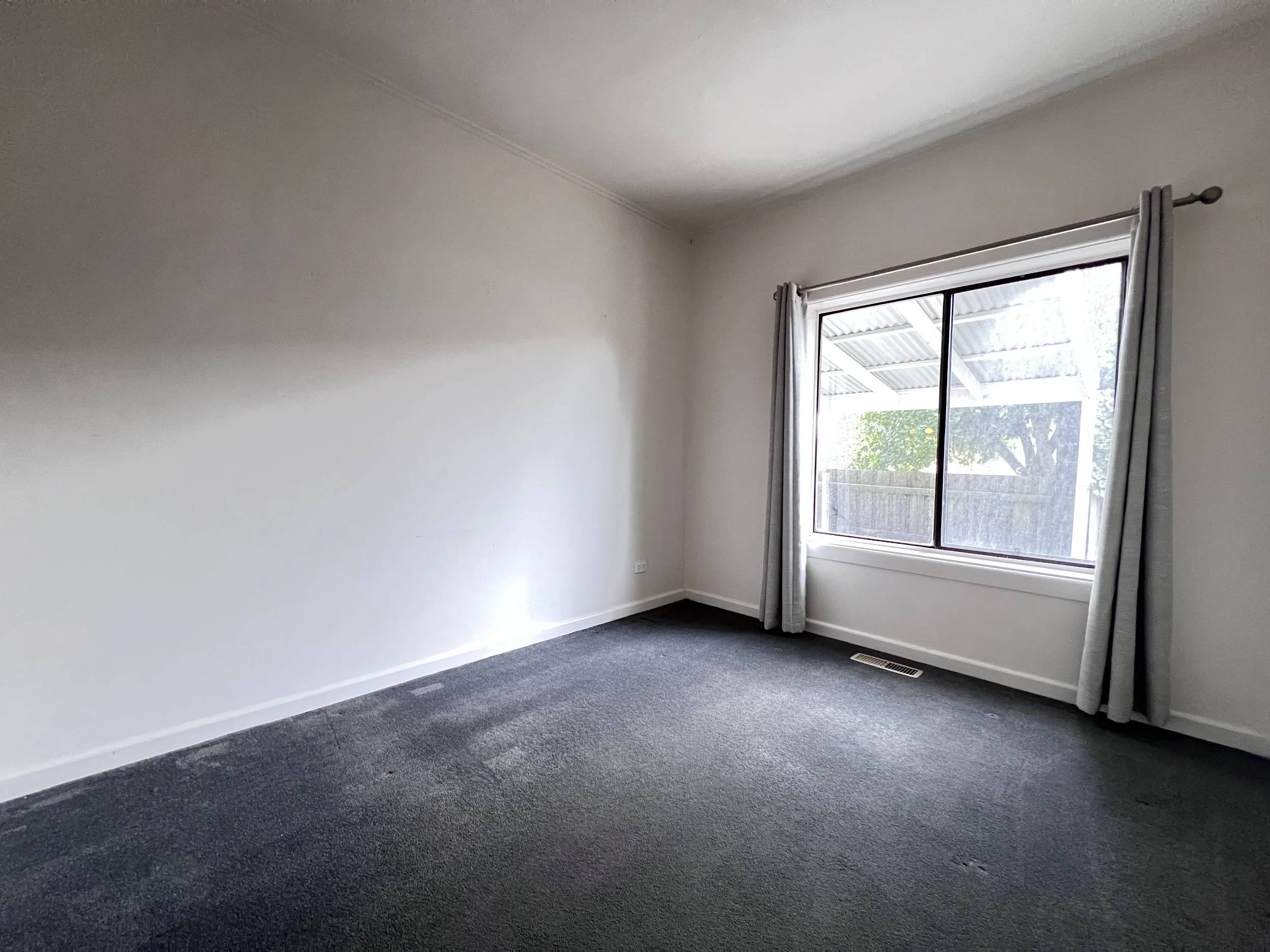 1 Roberts Street, Moe - 6.jpeg