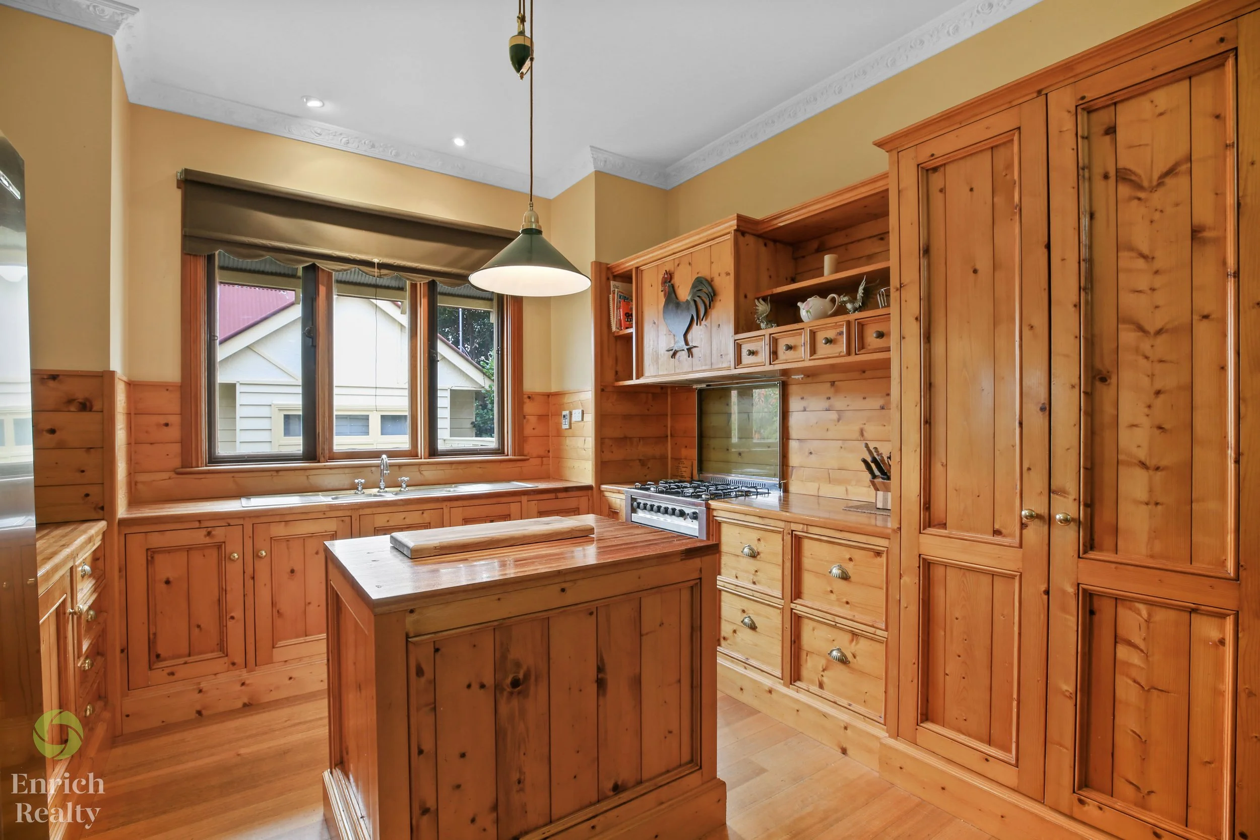 9HollandCourt17WM.jpg