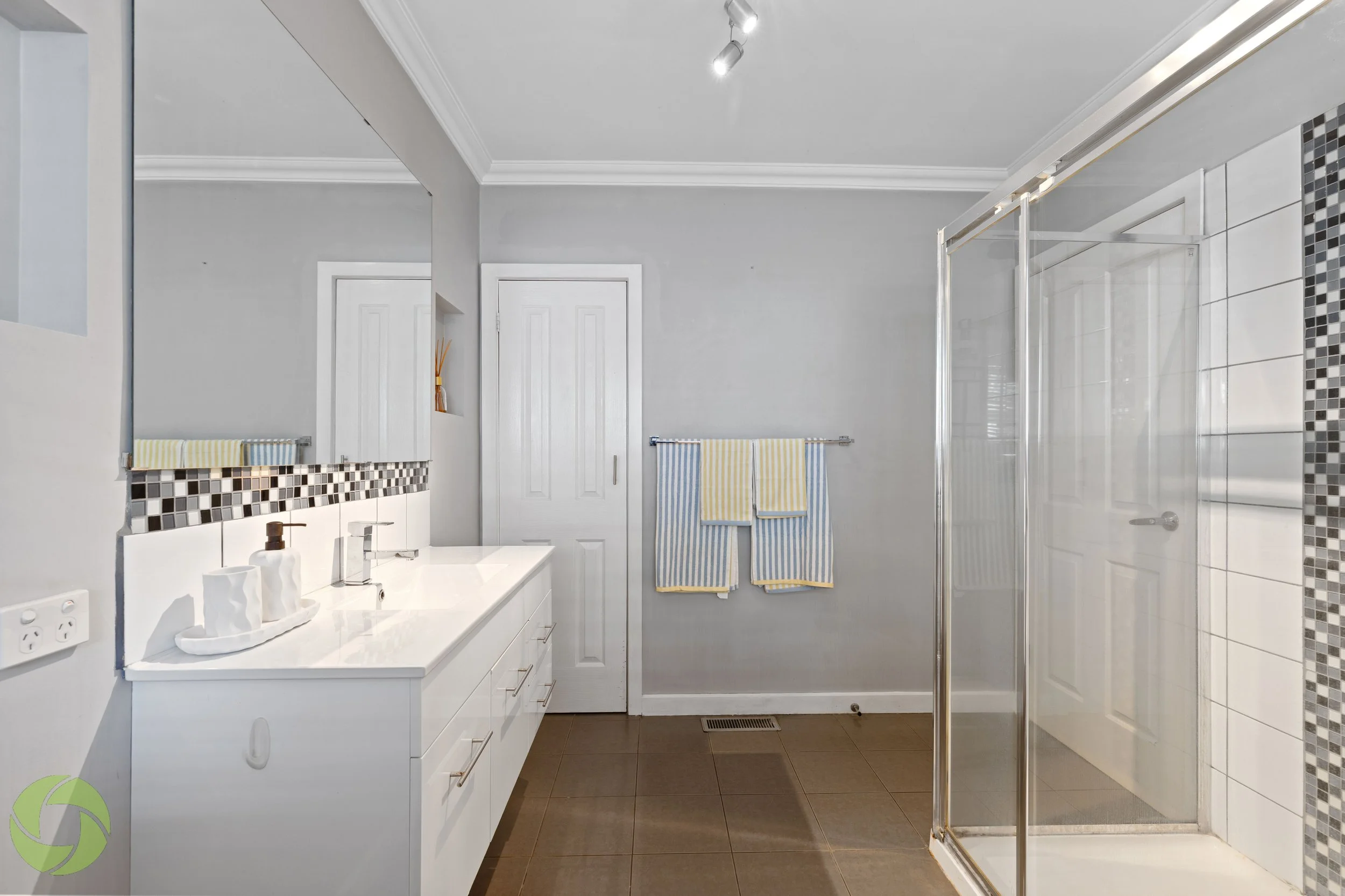 70ChamberlainRoad33WM.jpg
