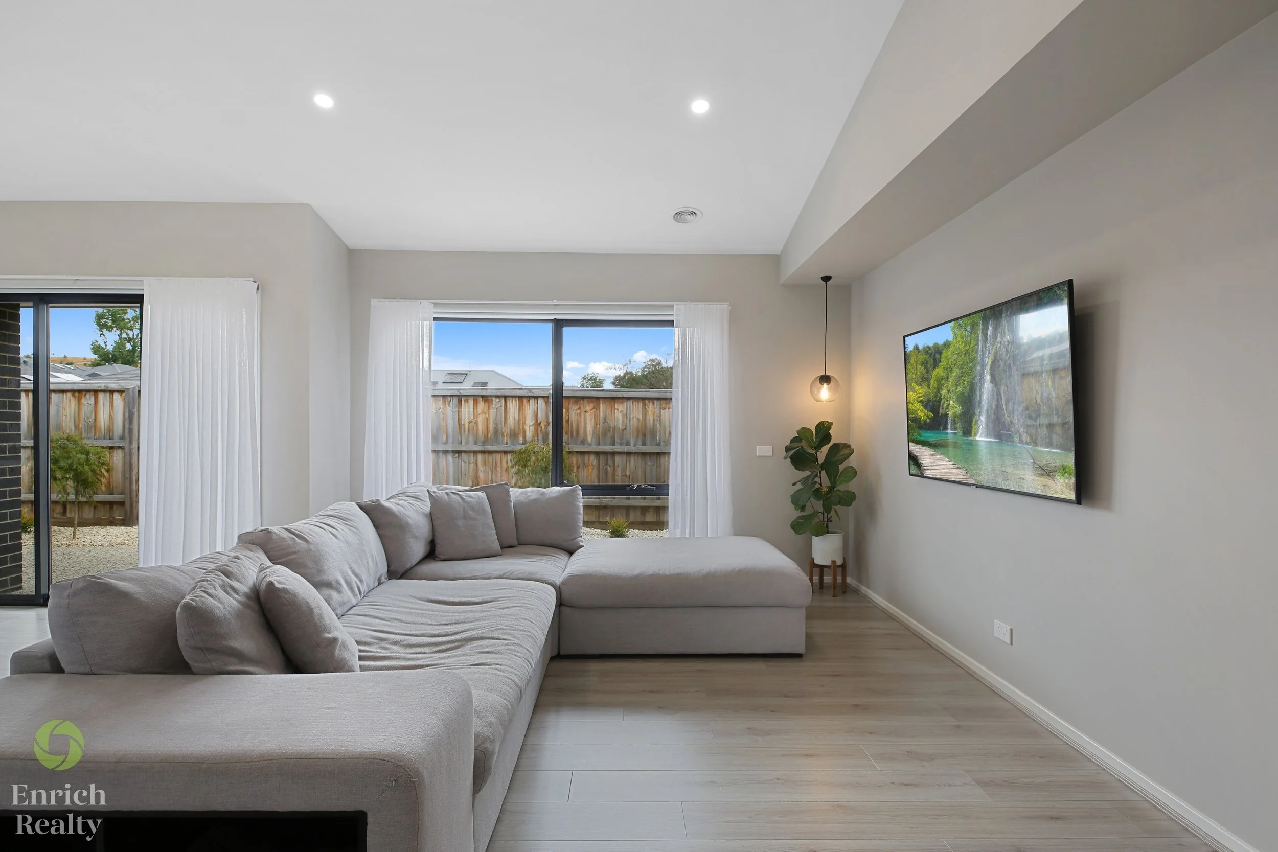 12 Carnoustie Court_21_WM.jpg