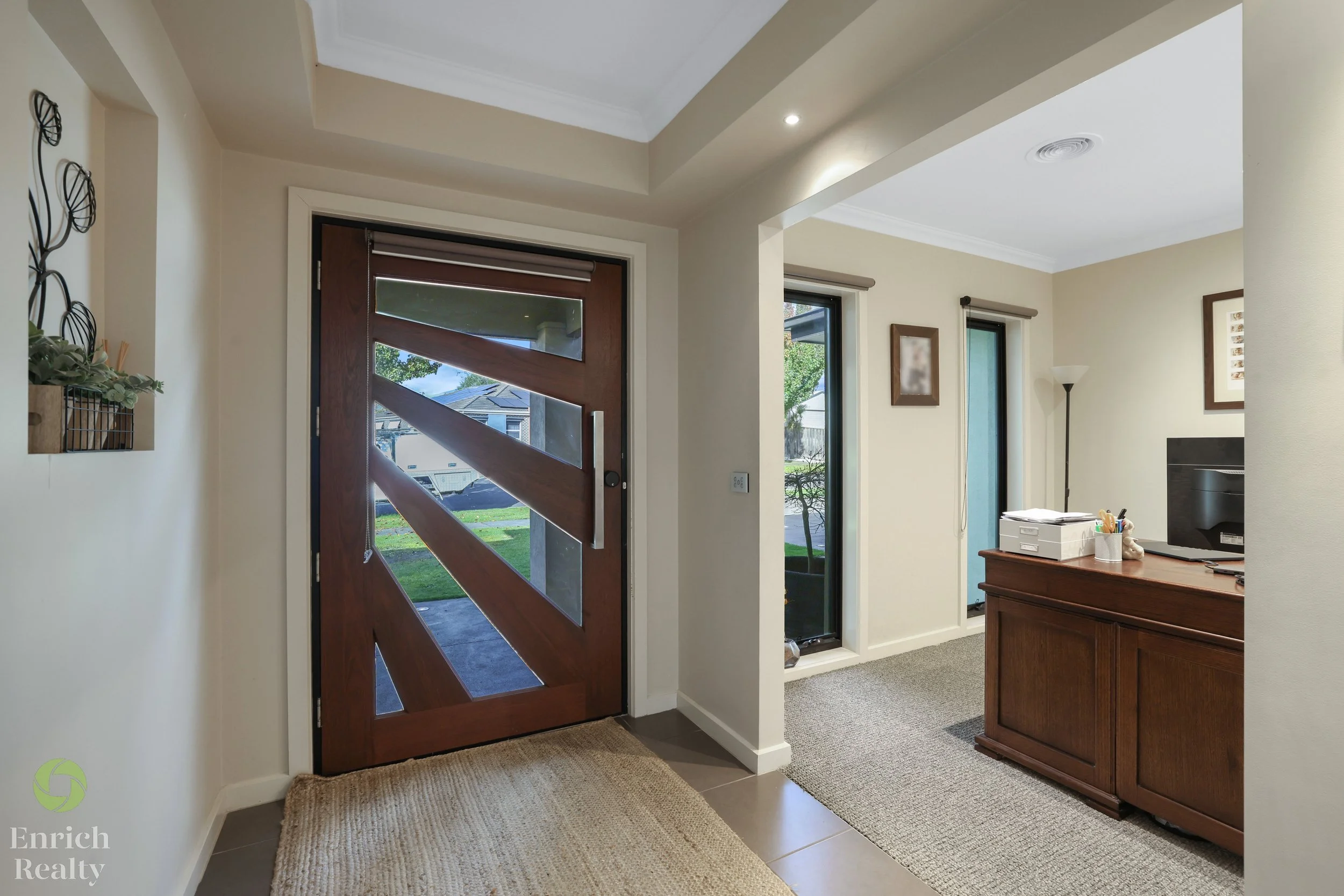4RobinClose16WM.jpg