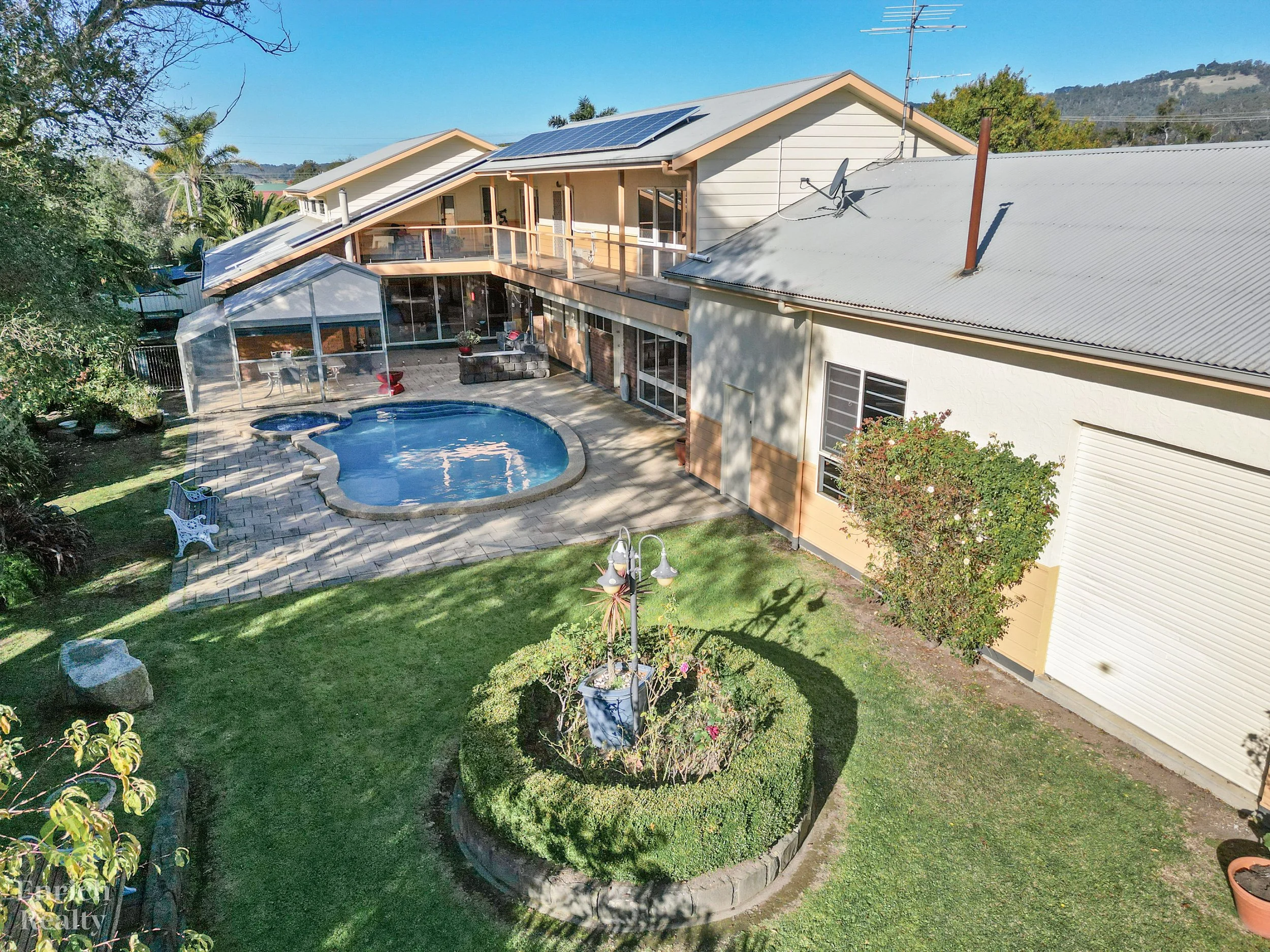 house for sale in trafalgar