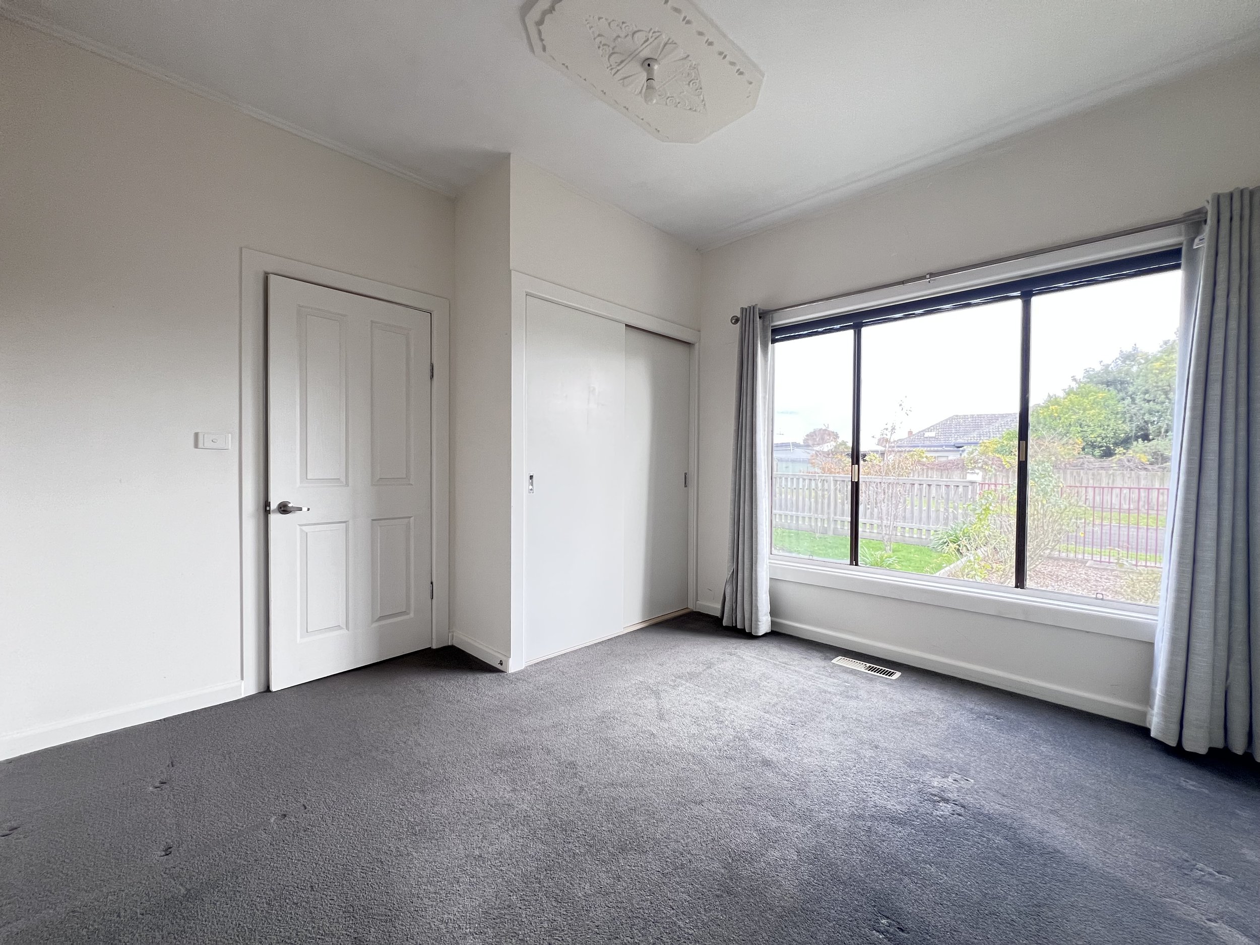 1 Roberts Street, Moe - 4.jpeg