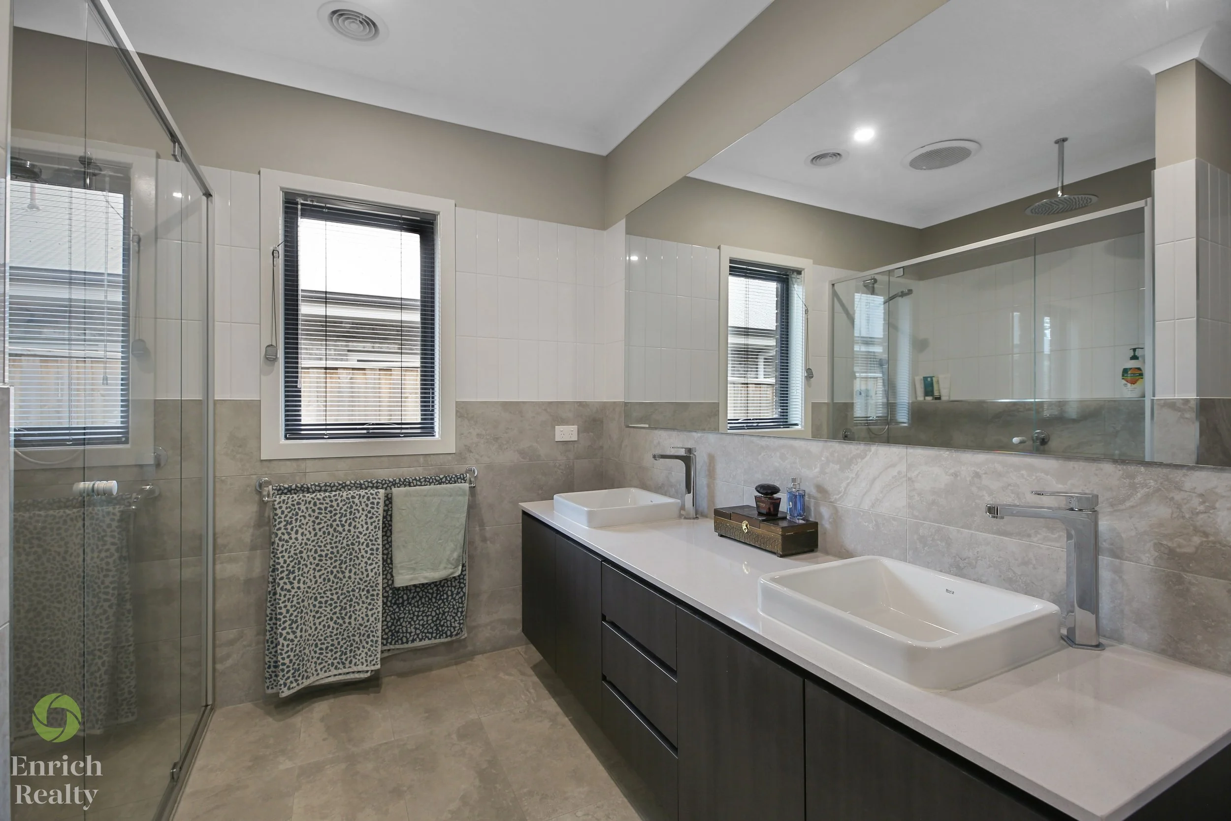 12 Carnoustie Court_09_WM.jpg