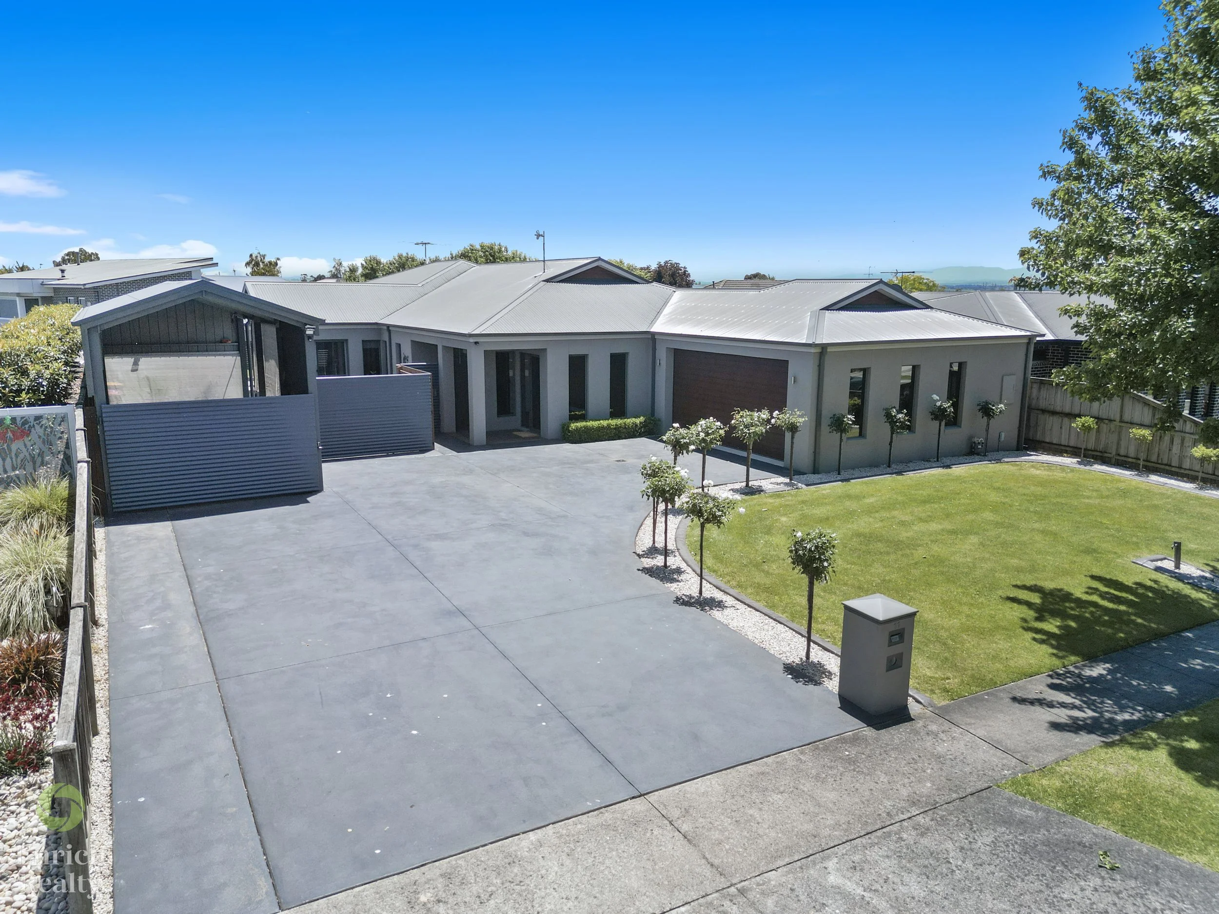 house for sale trafalgar