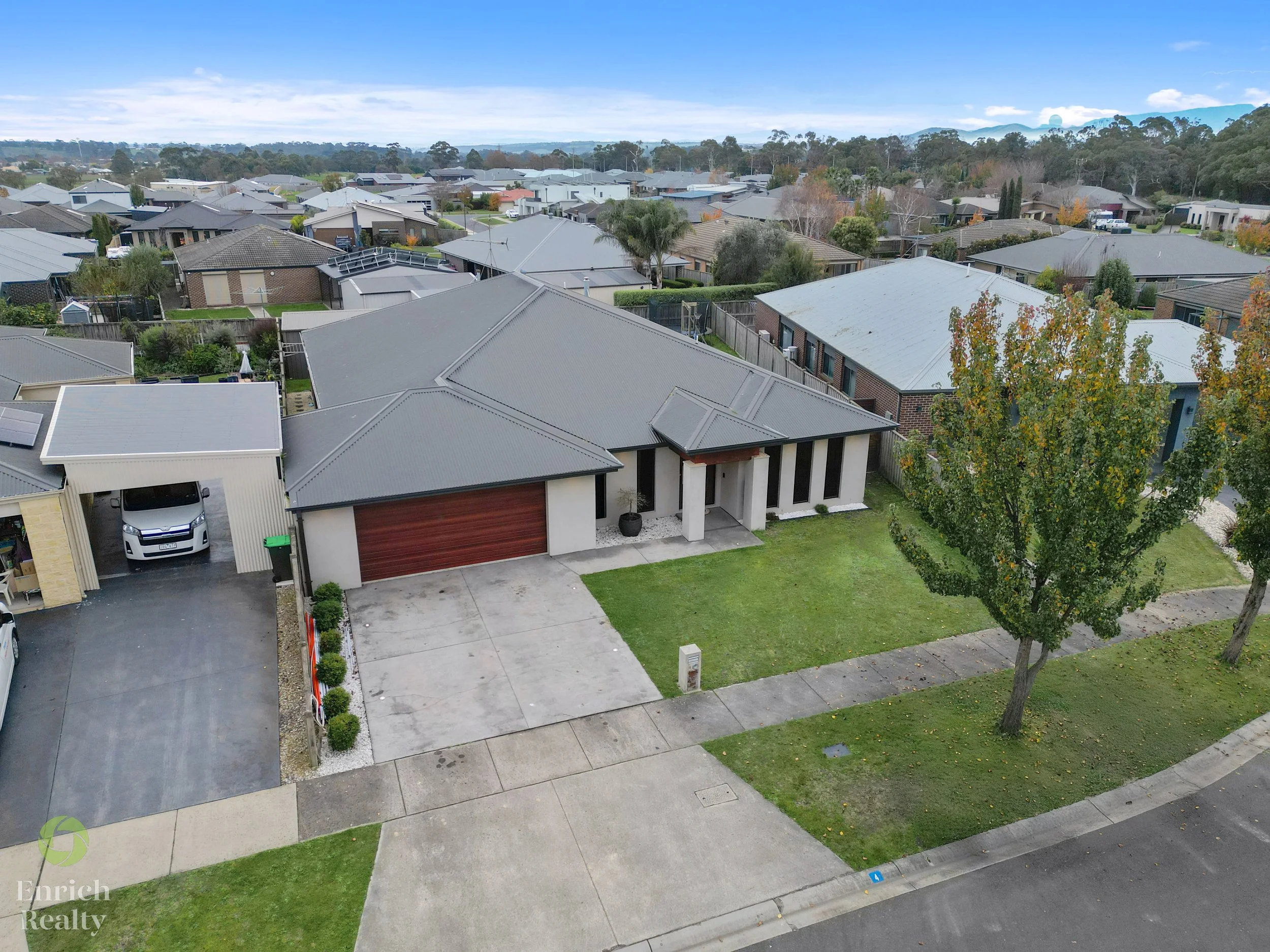 4RobinClose06WM.jpg