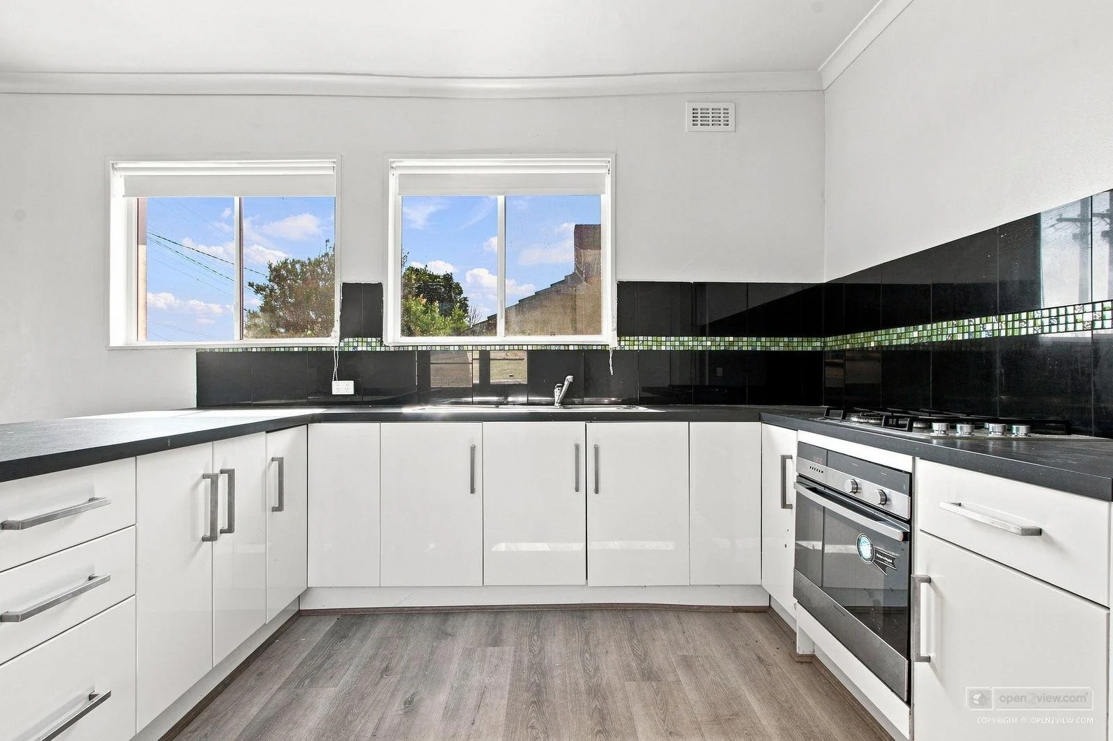 9 Baw Baw Street, Moe - 6.jpg