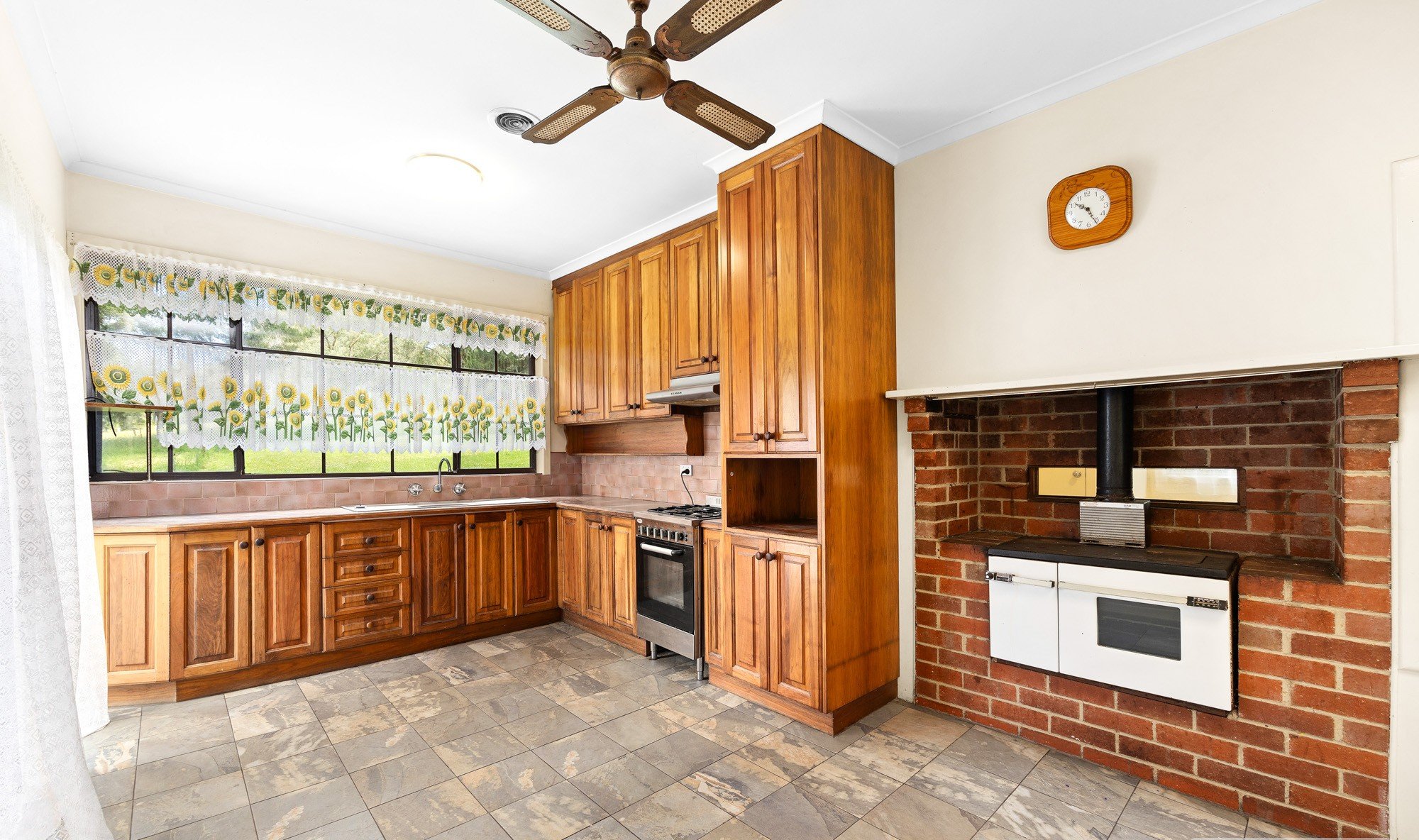 6 Haunted Hills Road, Newborough - 8.jpg