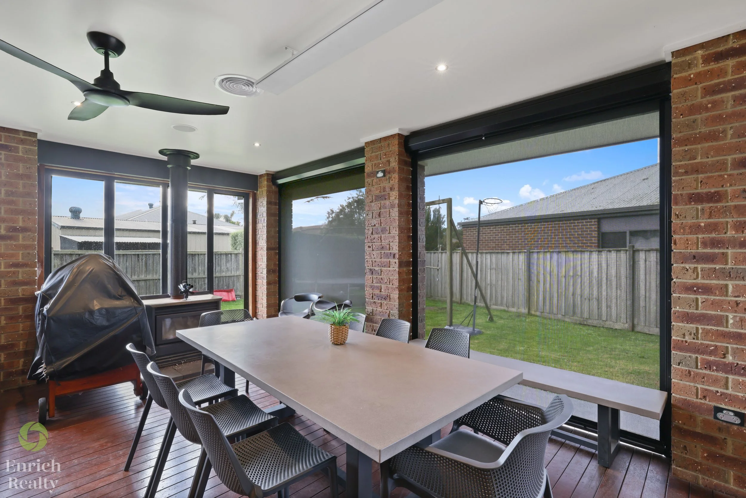 4RobinClose24WM.jpg